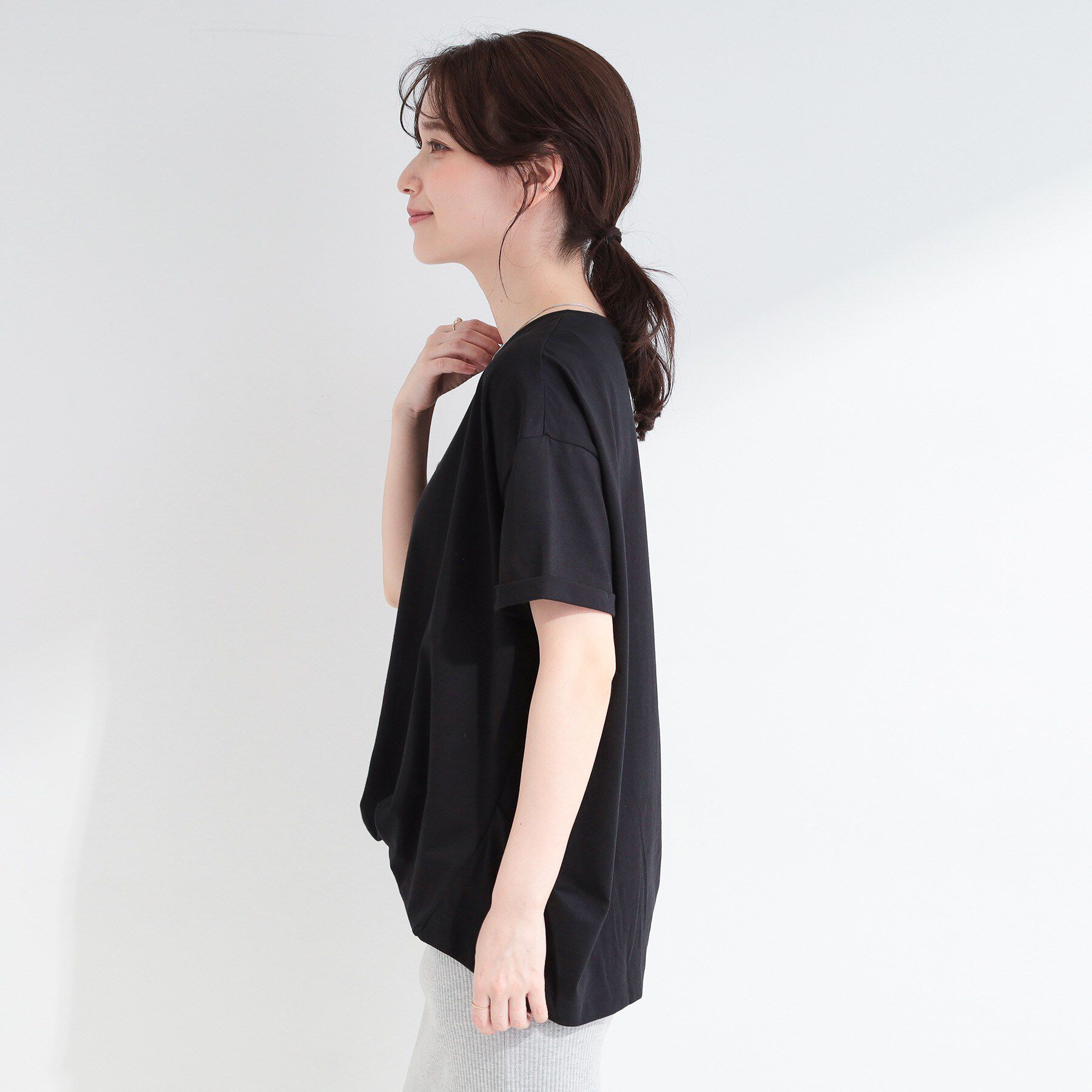 SHOO･LA･RUE「【体型カバー/S-LL/洗濯機可】インせず決まる フロントタックデザインTシャツ」|Tシャツ・カットソー|