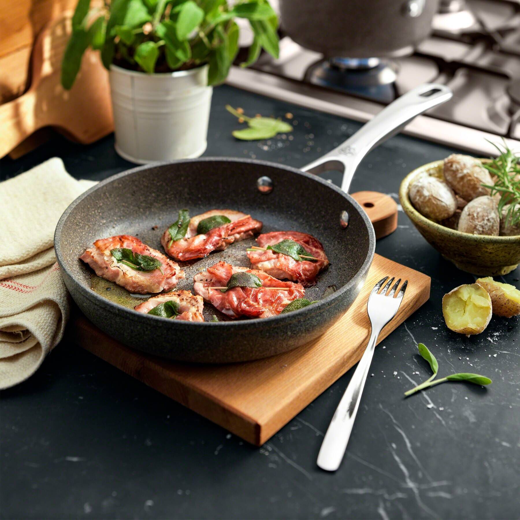 212 KITCHEN STORE「サリーナ フライパン 28cm ＜BALLARINI バッラリーニ＞」|食器・キッチングッズ|