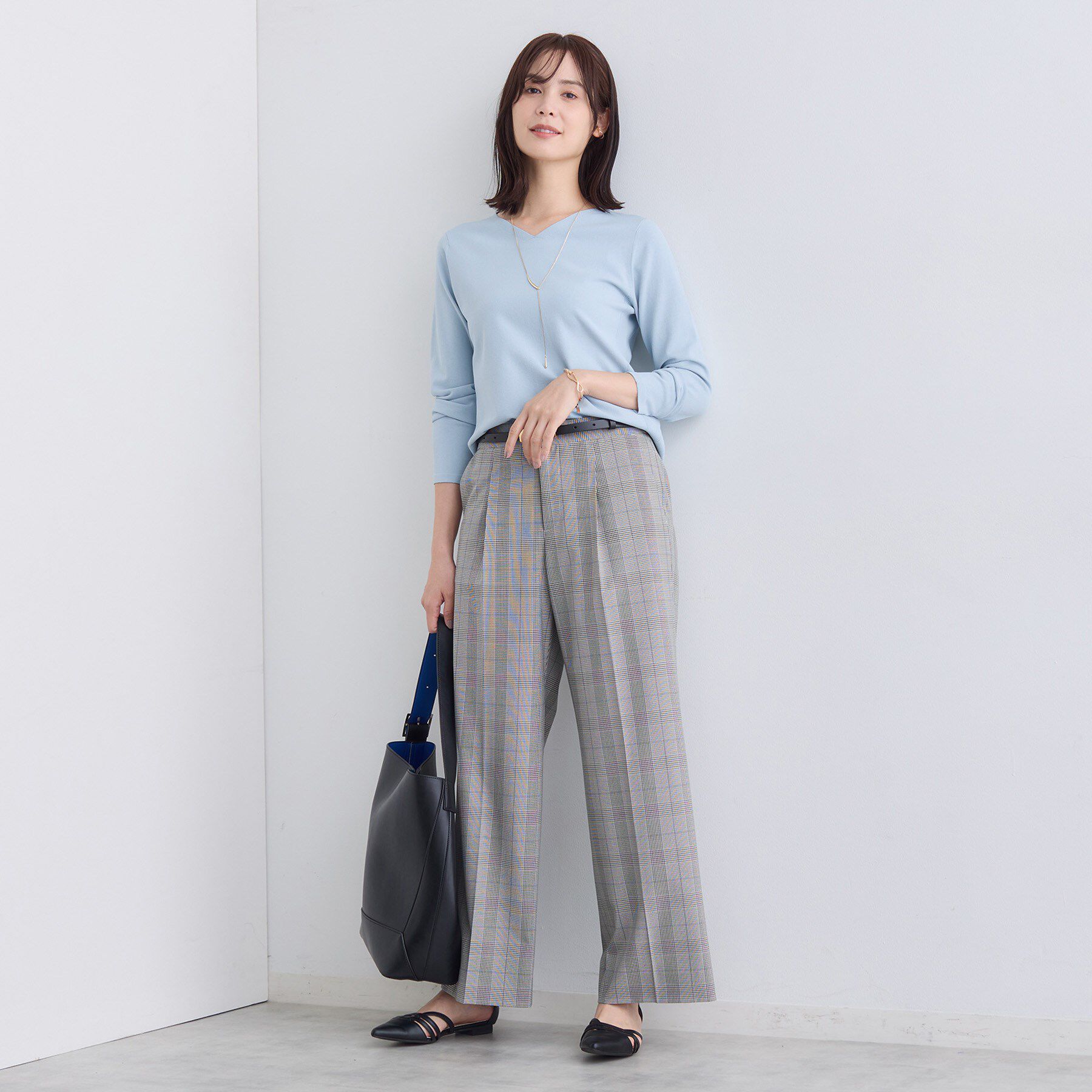 INDIVI「【洗える】Vネックコンパクトニット」|ニット・セーター|
