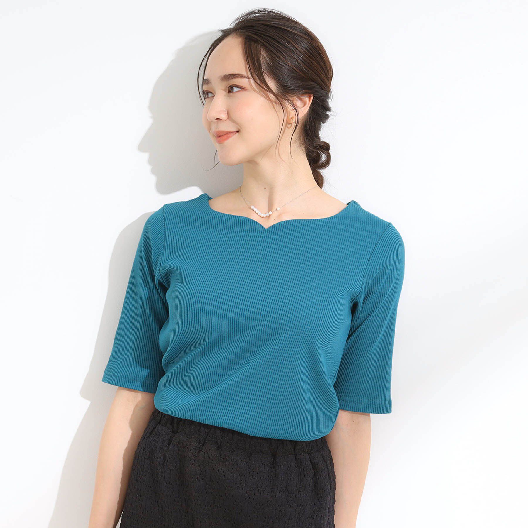 SHOO･LA･RUE「【S-LL】女性らしさ漂うハートネック テレコ5分袖トップス」|Tシャツ・カットソー|