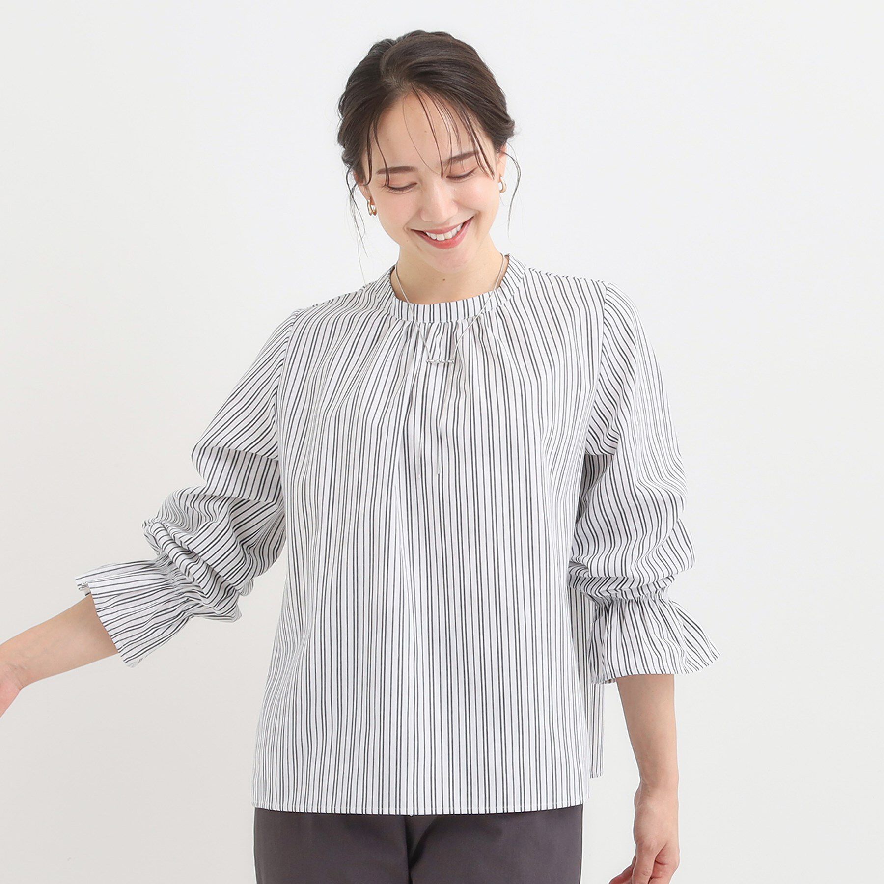 SHOO･LA･RUE「【S-LL】キャンディースリーブが女性らしい マルチストライプブラウス」|シャツ・ブラウス|