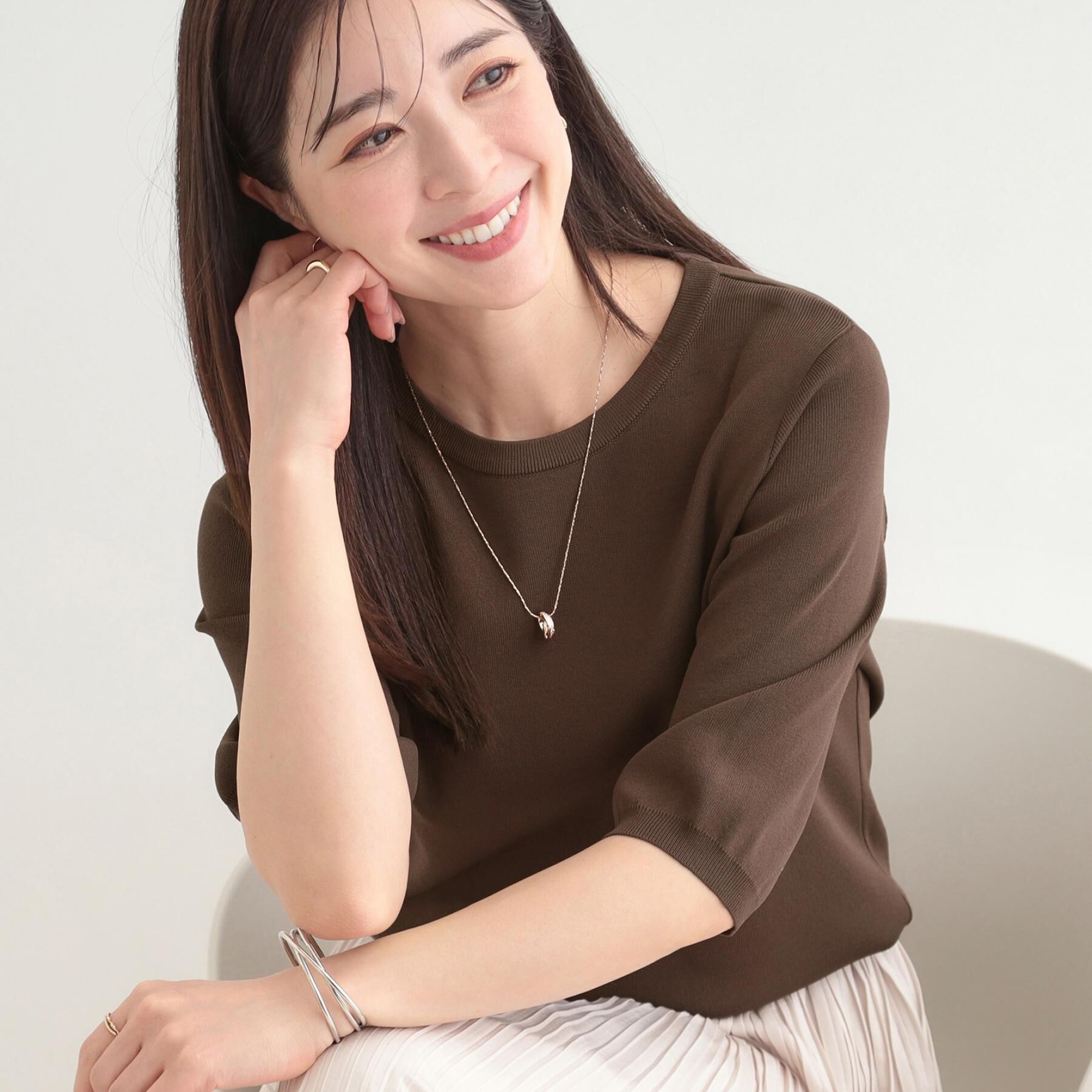 SHOO･LA･RUE「【毎日洗える/S-LL/UV】上半身すっきり 二の腕見せない5分袖ニット」|ニット・セーター|ブラウン(043)