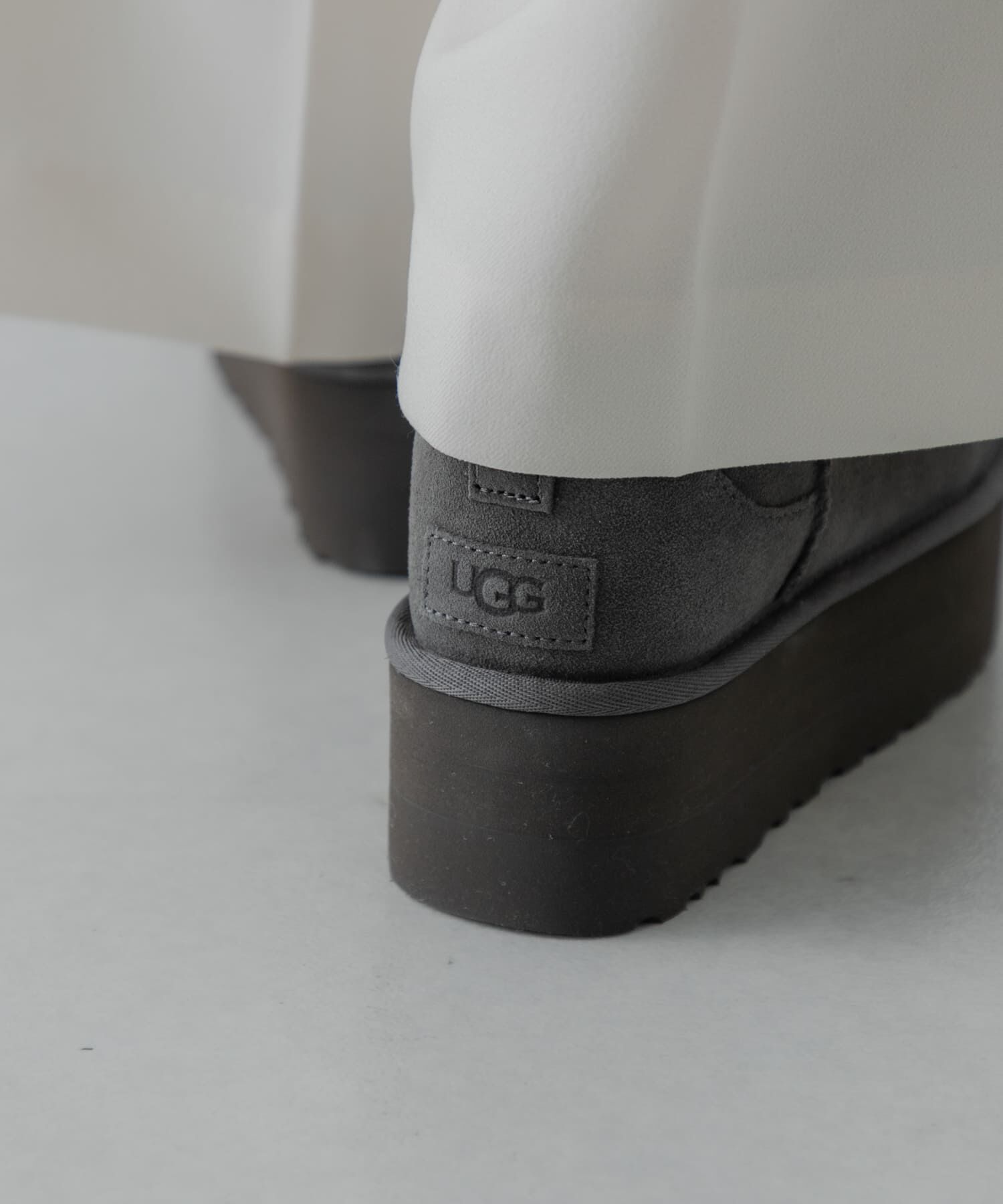 URBAN RESEARCH「UGG　ULTRA MINI PLATFORM」|ショートブーツ|