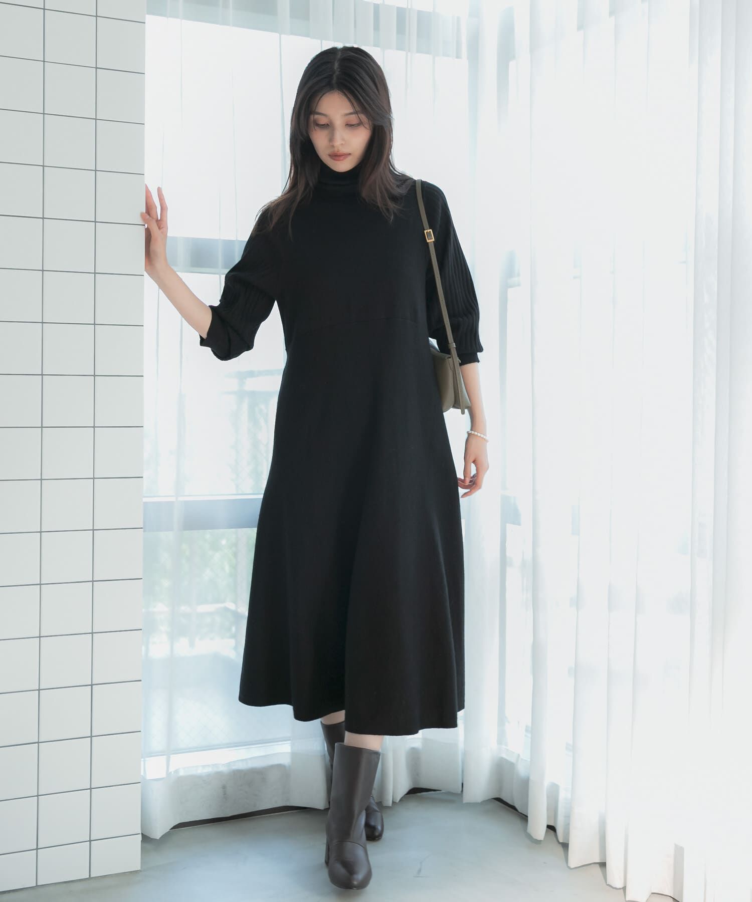 URBAN RESEARCH ROSSO「『WEB/一部店舗限定』タートルネックデザインスリーブワンピース」|ワンピース|ブラック