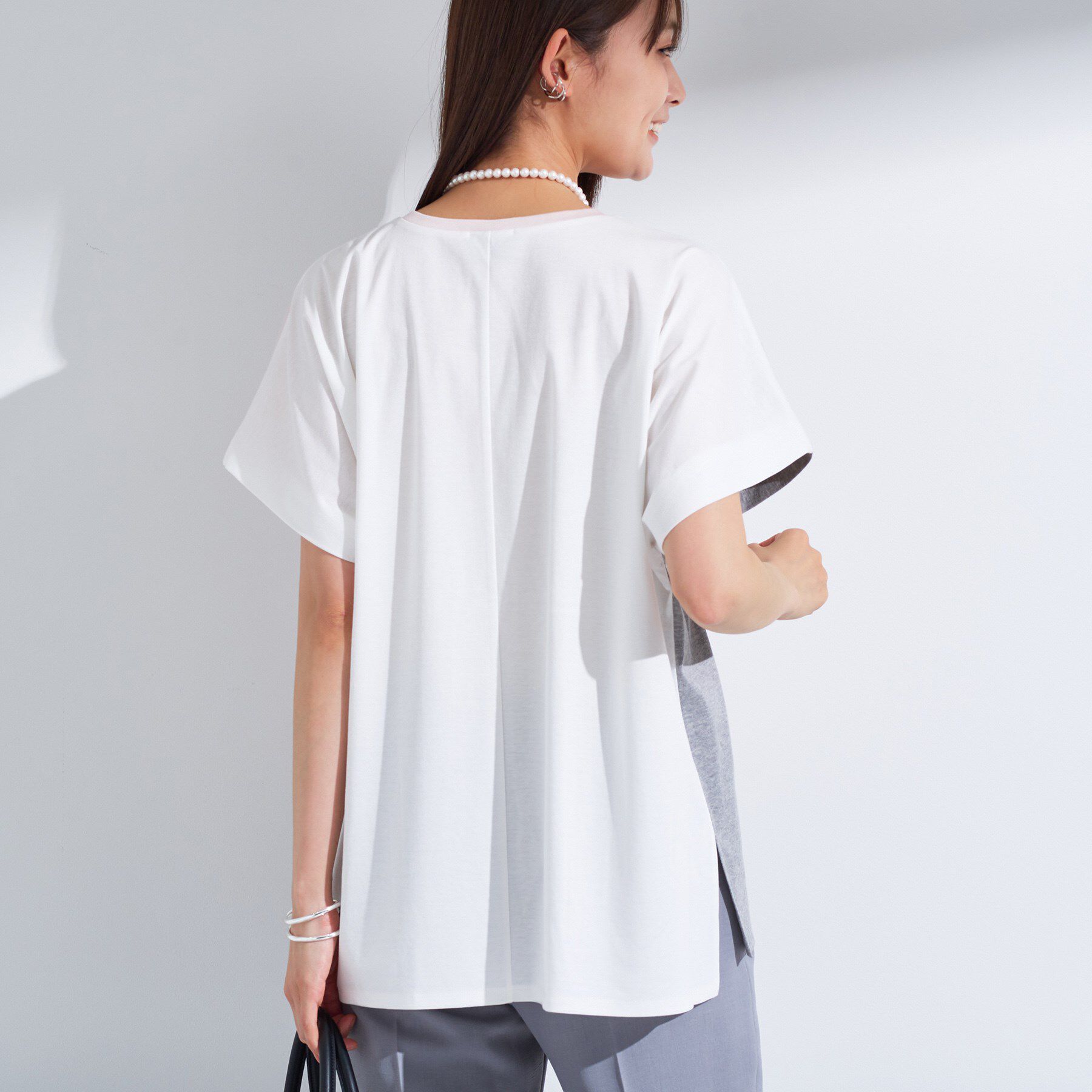 INDIVI「【洗える／汗ジミ防止】バイカラー＆アシメヘム Tシャツ」|Tシャツ・カットソー|