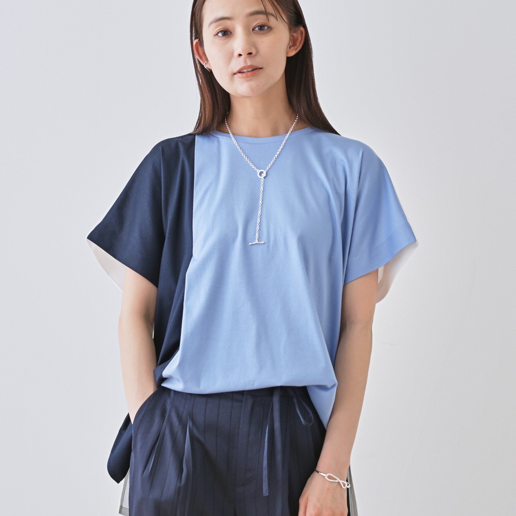 INDIVI「【洗える／汗ジミ防止】バイカラー＆アシメヘム Tシャツ」|Tシャツ・カットソー|