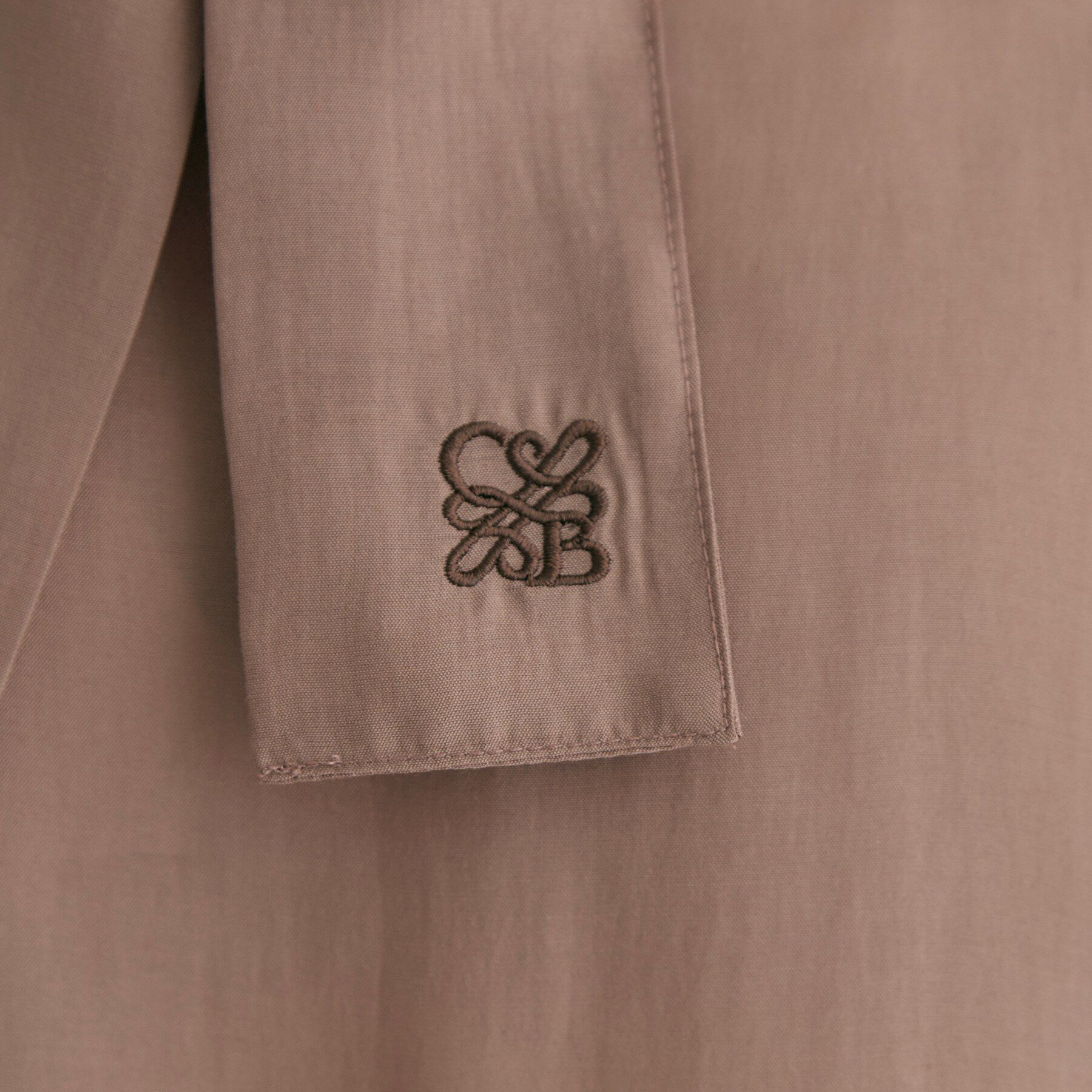 Couture broach「【凛とした華やかさ】ロゴ刺繍リボンタイ シアーブラウス」|シャツ・ブラウス|