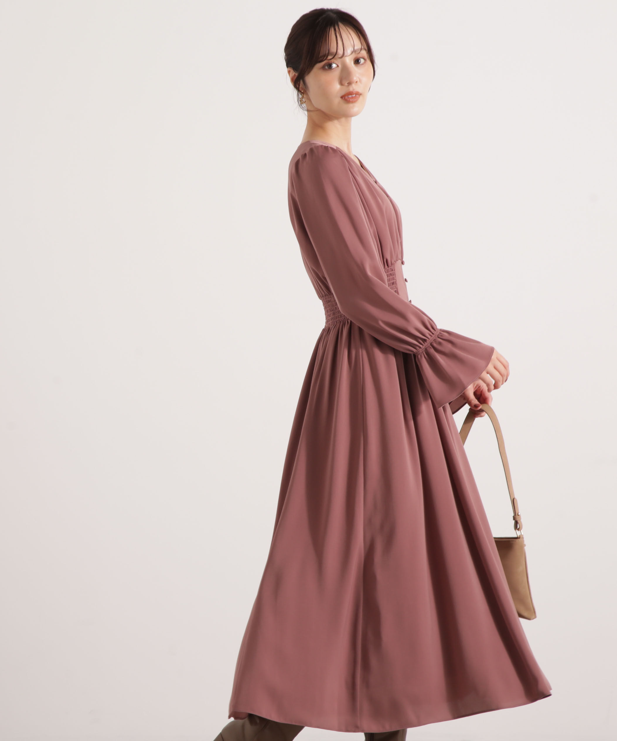 PROPORTION BODY DRESSING「クルミ釦付きギャザーワンピース 25AW」|ワンピース|