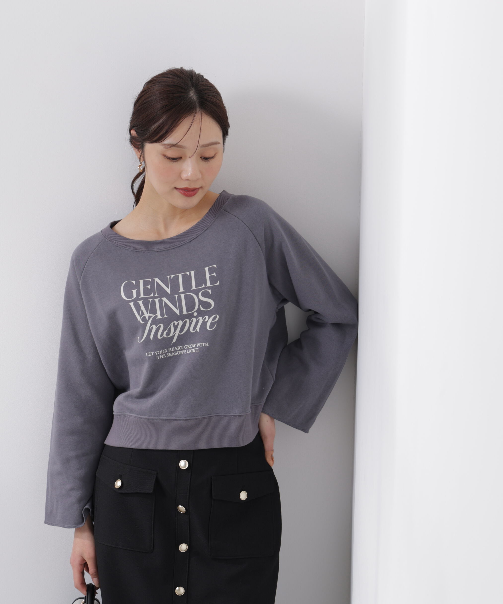 PROPORTION BODY DRESSING「＜ウォッシャブル＞〈a/mie〉ラグランロゴトップス　26SS」|Tシャツ・カットソー|