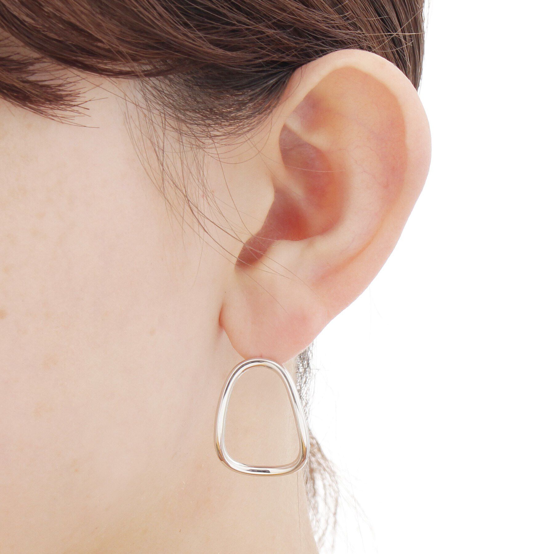 COCOSHNIK「シルバー トラペーズ スタッズピアス」|ピアス|