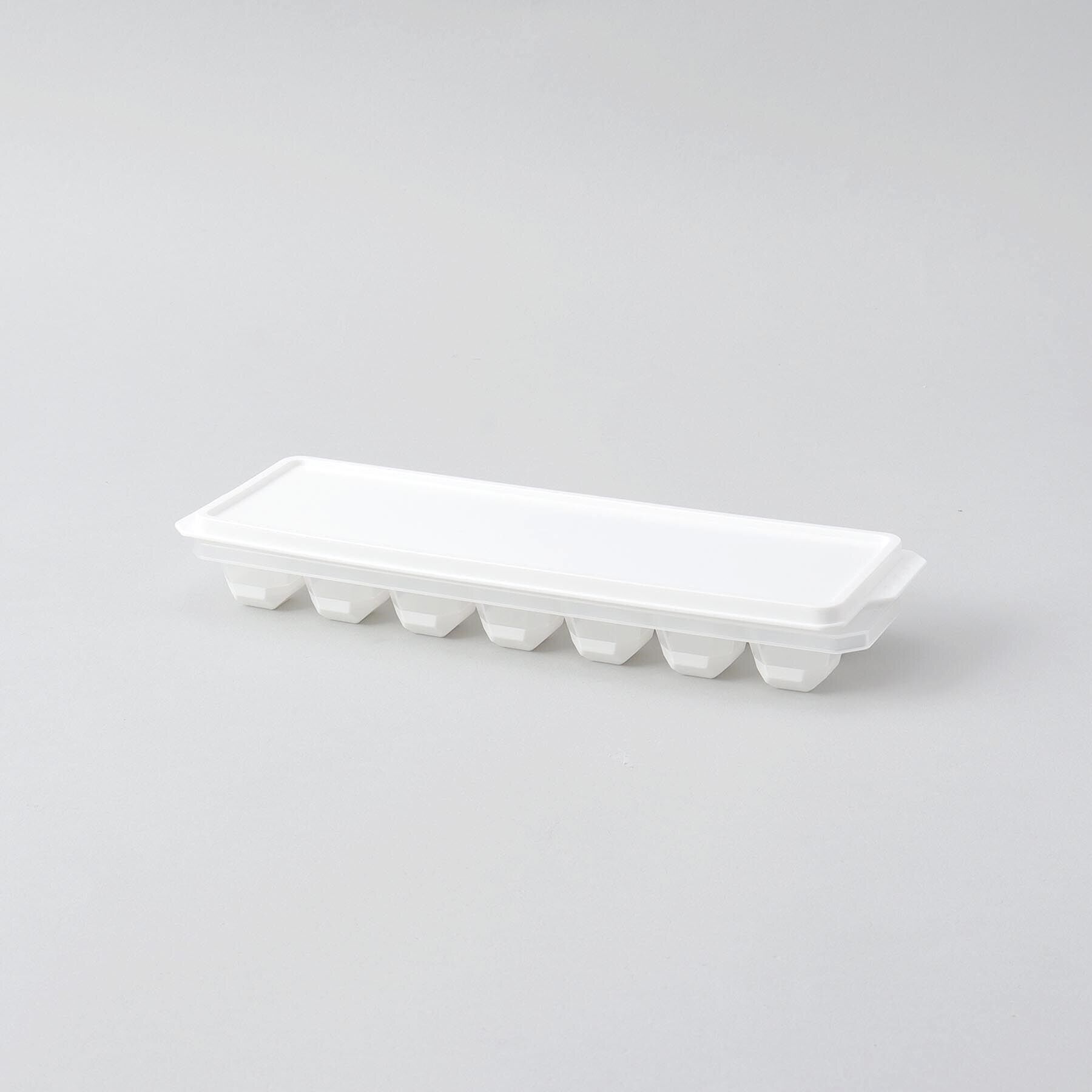 212 KITCHEN STORE「冷た倶楽部 取り出しやすいアイストレー (蓋付)」|食器・キッチングッズ|