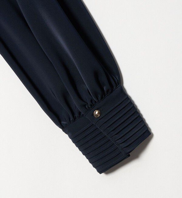 UNITED ARROWS「サテン ラウンド Vネック ブラウス」|シャツ・ブラウス|