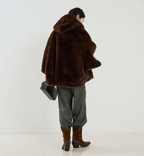 The Store by C' 「【LOU ANDREA】REVERSIBLE CAPE／リバーシブルフェイクファ」|その他|