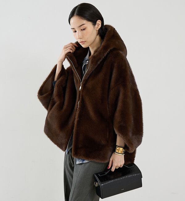 The Store by C' 「【LOU ANDREA】REVERSIBLE CAPE／リバーシブルフェイクファ」|その他|