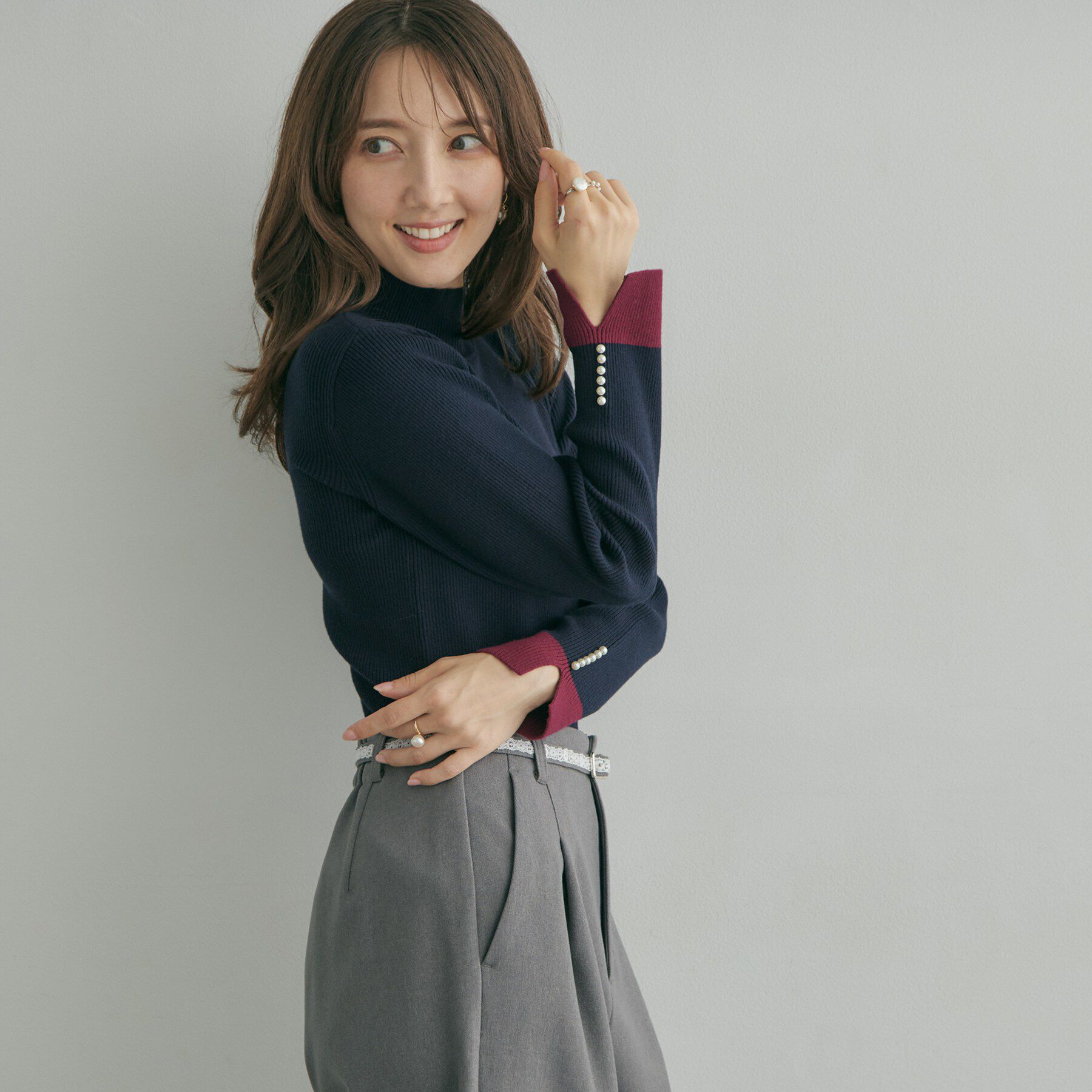 Couture broach「【配色デザインがこなれ見え】袖口スリット パール調リブニット【吸湿発熱・静電気防止・抗菌防臭・洗濯機」|ニット・セーター|