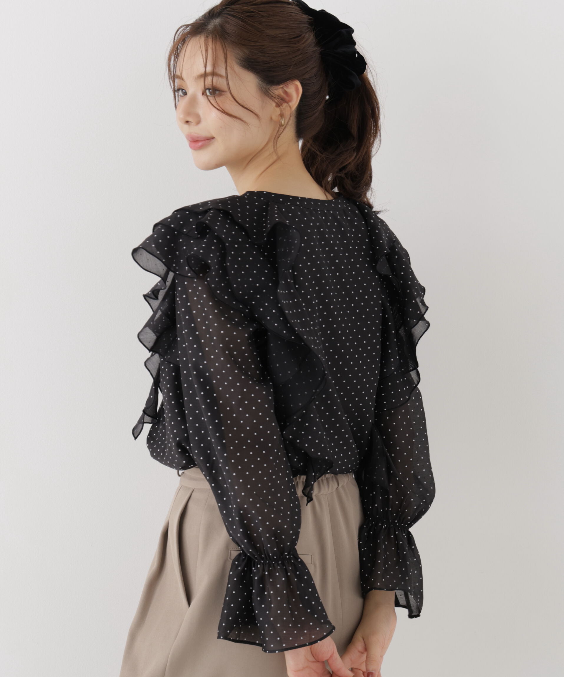 PROPORTION BODY DRESSING「ボリュームラッフルブラウス 26AW」|シャツ・ブラウス|