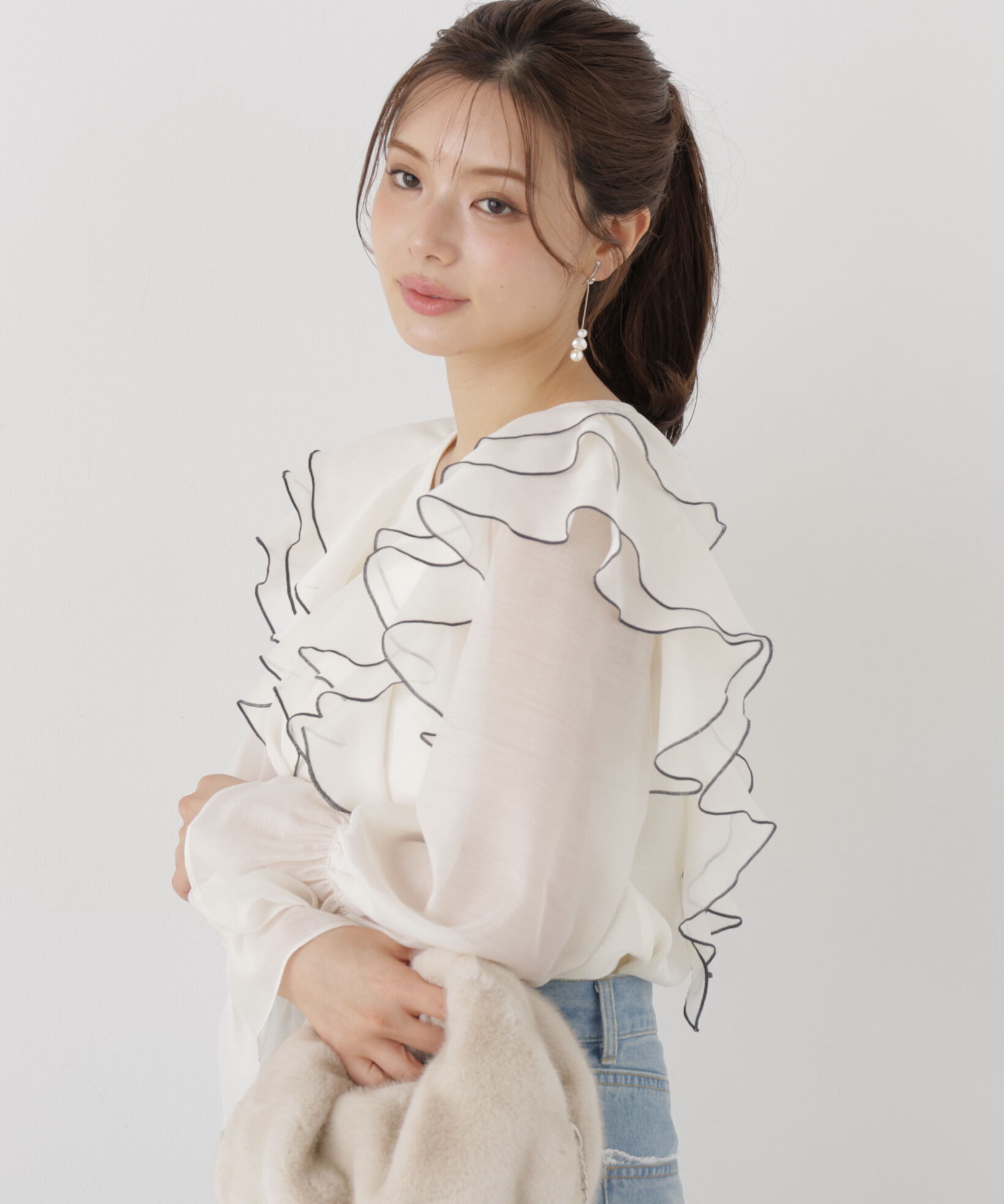 PROPORTION BODY DRESSING「ボリュームラッフルブラウス 26AW」|シャツ・ブラウス|