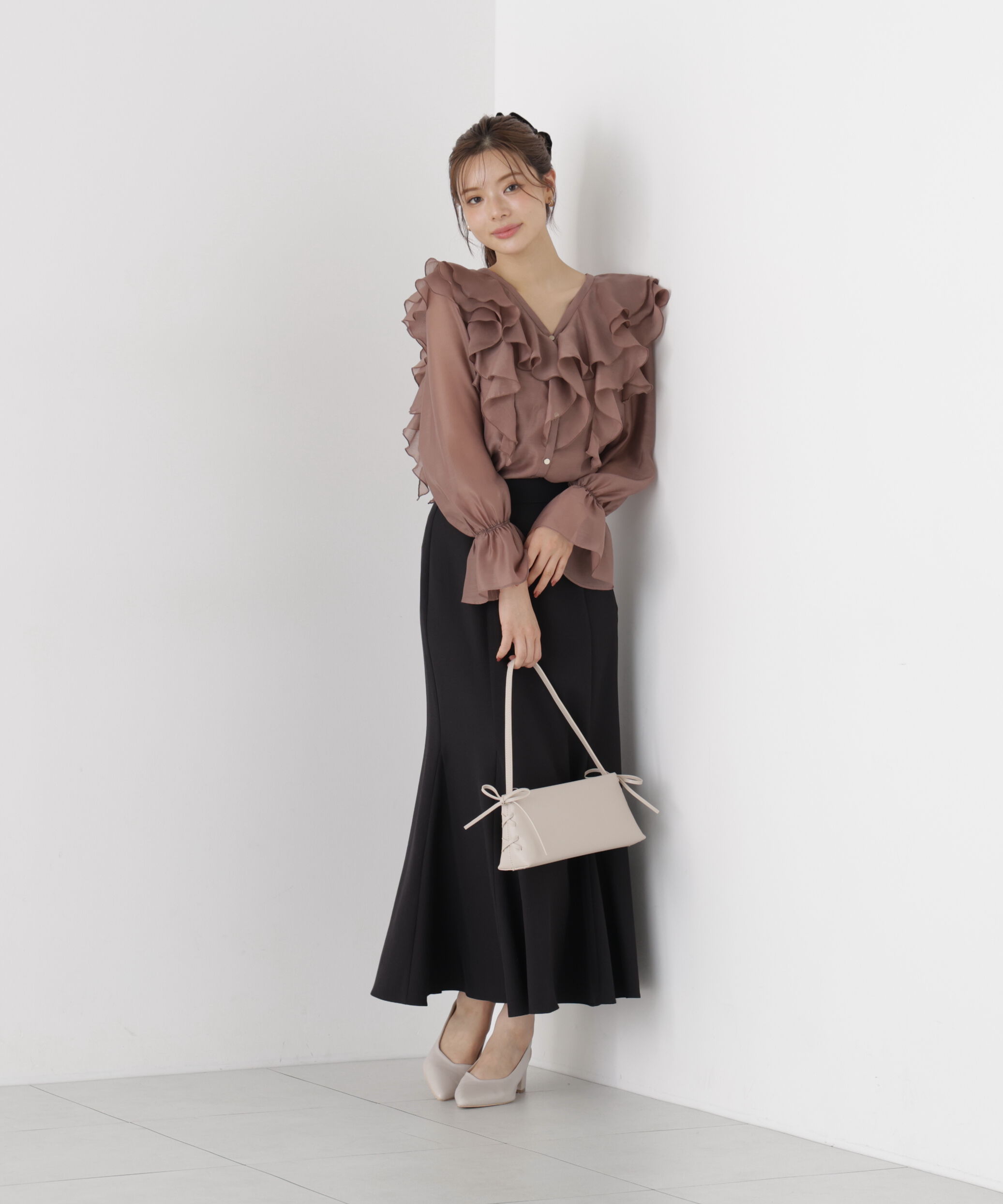 PROPORTION BODY DRESSING「ボリュームラッフルブラウス 26AW」|シャツ・ブラウス|