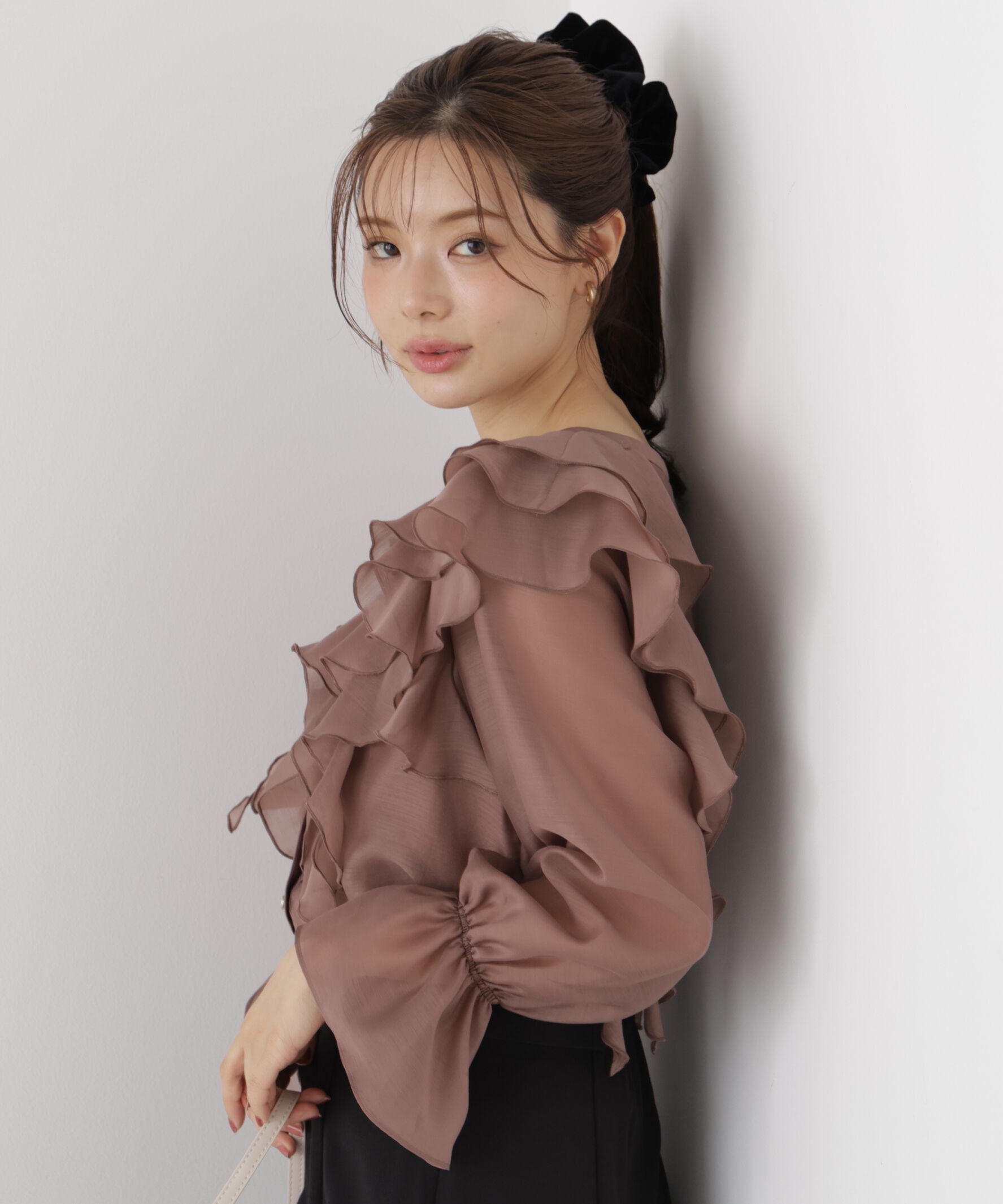 PROPORTION BODY DRESSING「ボリュームラッフルブラウス 26AW」|シャツ・ブラウス|