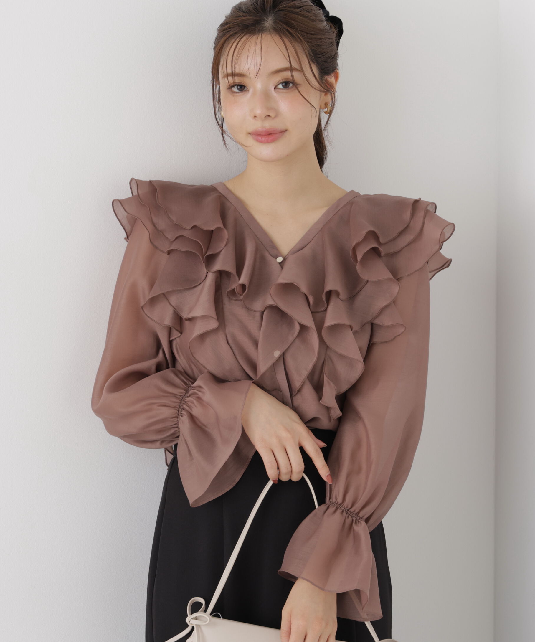 PROPORTION BODY DRESSING「ボリュームラッフルブラウス 26AW」|シャツ・ブラウス|