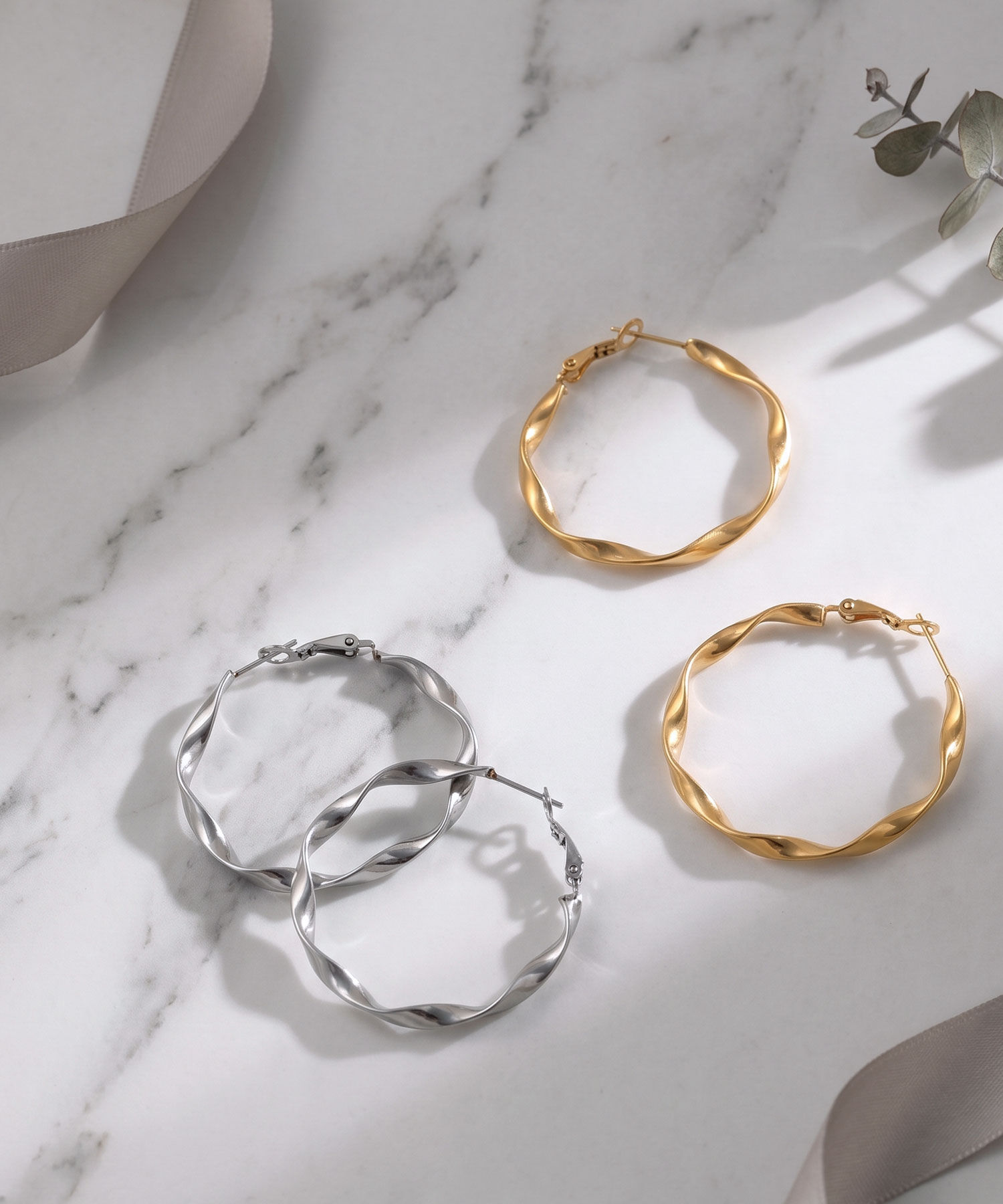  「[stainless]ステンレス・大きめツイストフープピアス〈金属アレルギー対応〉」|ピアス|