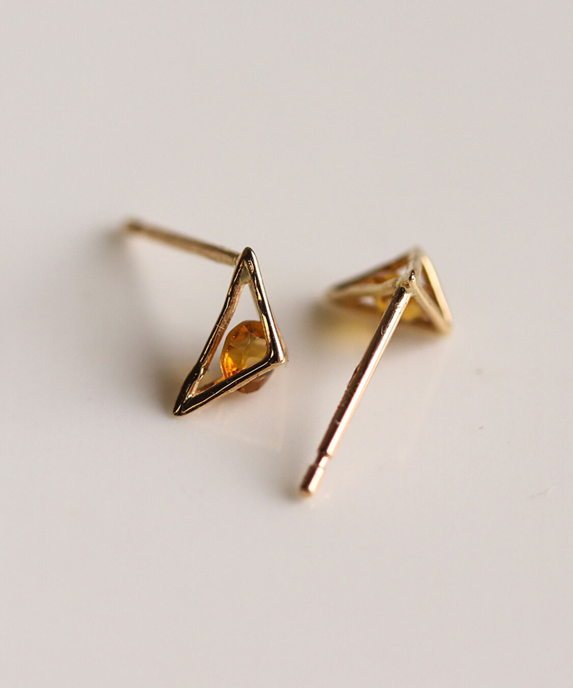  「カラーストーン ピアス | K10YG 〈2026 AUTUMN COLLECTION〉」|ピアス|