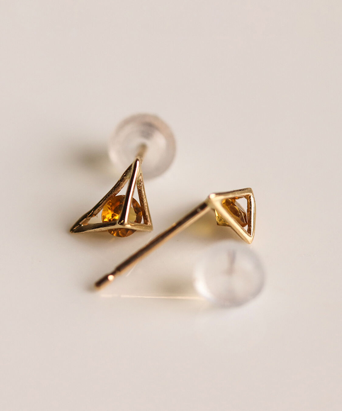  「カラーストーン ピアス | K10YG 〈2026 AUTUMN COLLECTION〉」|ピアス|