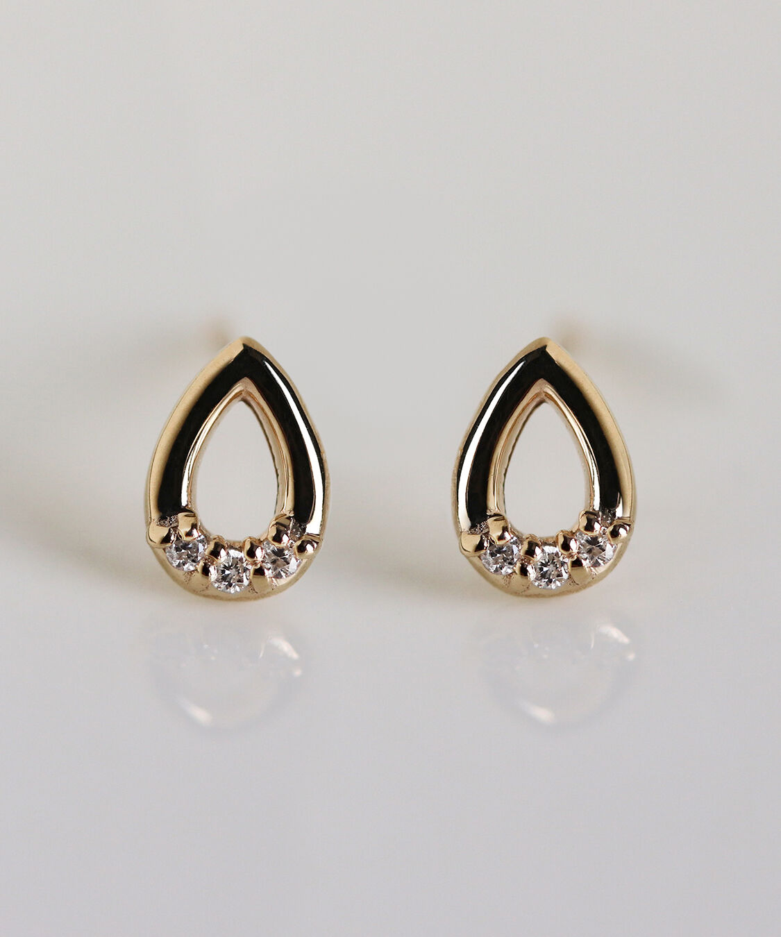  「ダイヤモンド ペアシェイプ ピアス | K10YG」|ピアス|K10 イエローゴールド