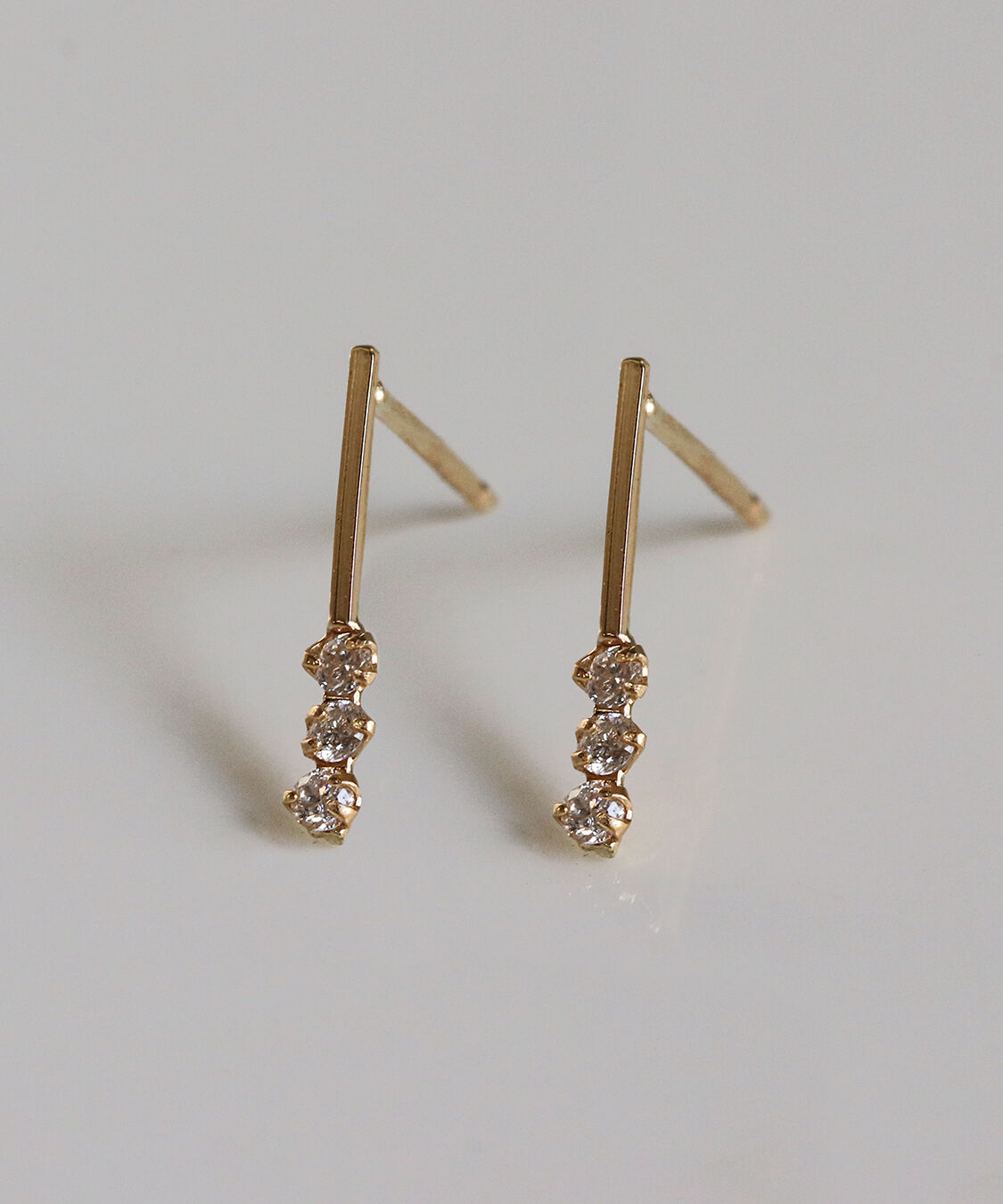  「ダイヤモンド ライン ピアス | K10YG」|ピアス|K10 イエローゴールド