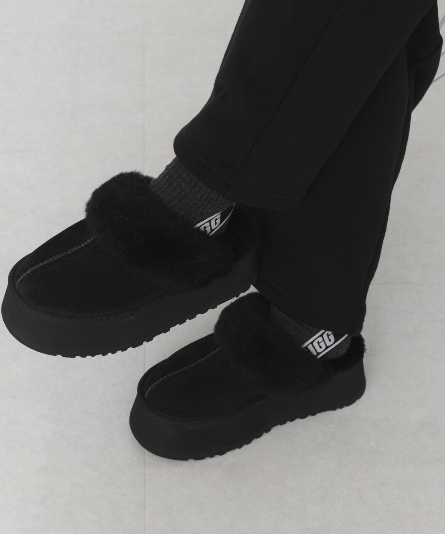 URBAN RESEARCH「UGG　FUNKETTE」|その他|ブラック