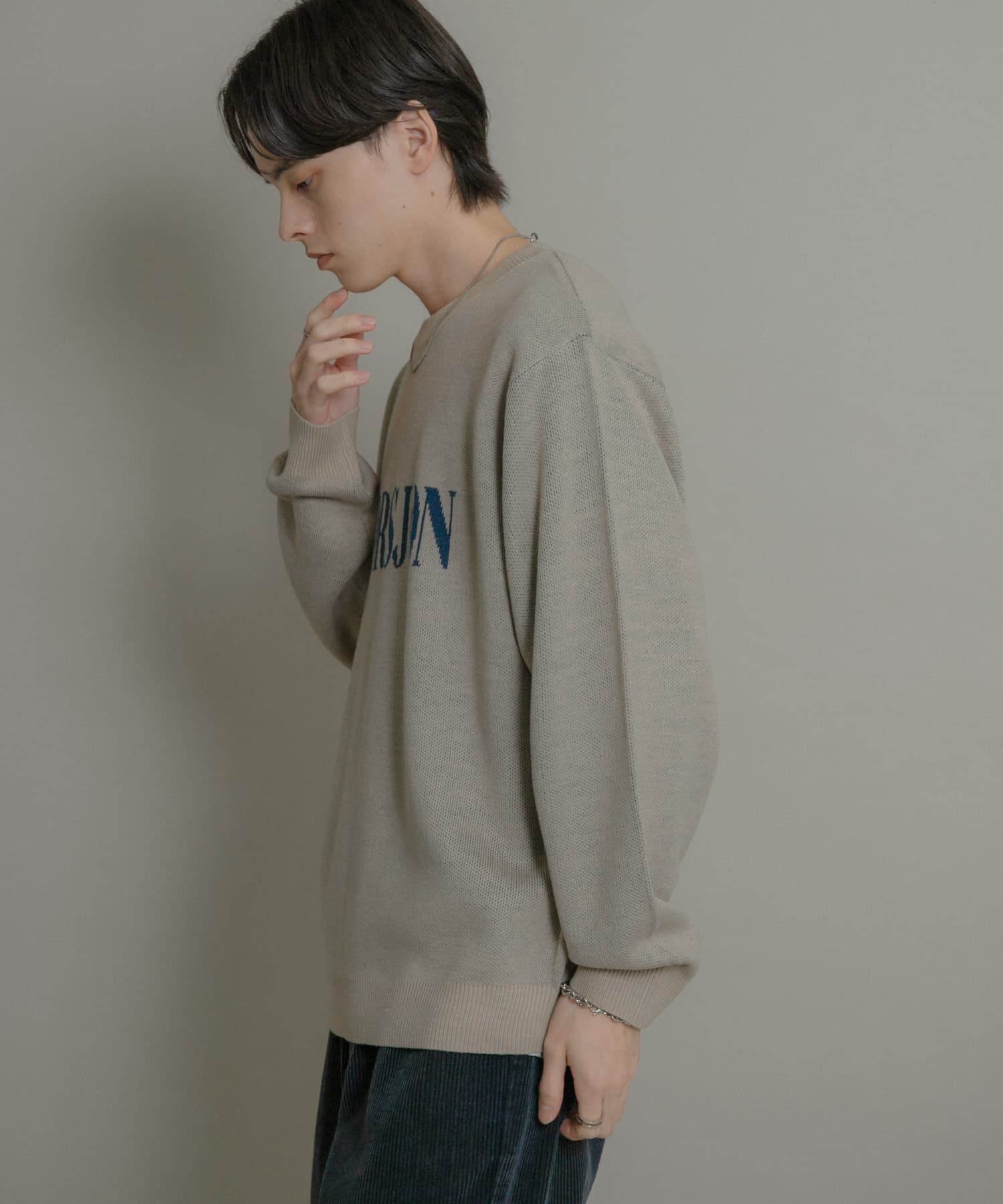 SENSE OF PLACE by URBAN RESEARCH「ロゴグラフィッククルーネックニット」|ニット・セーター|