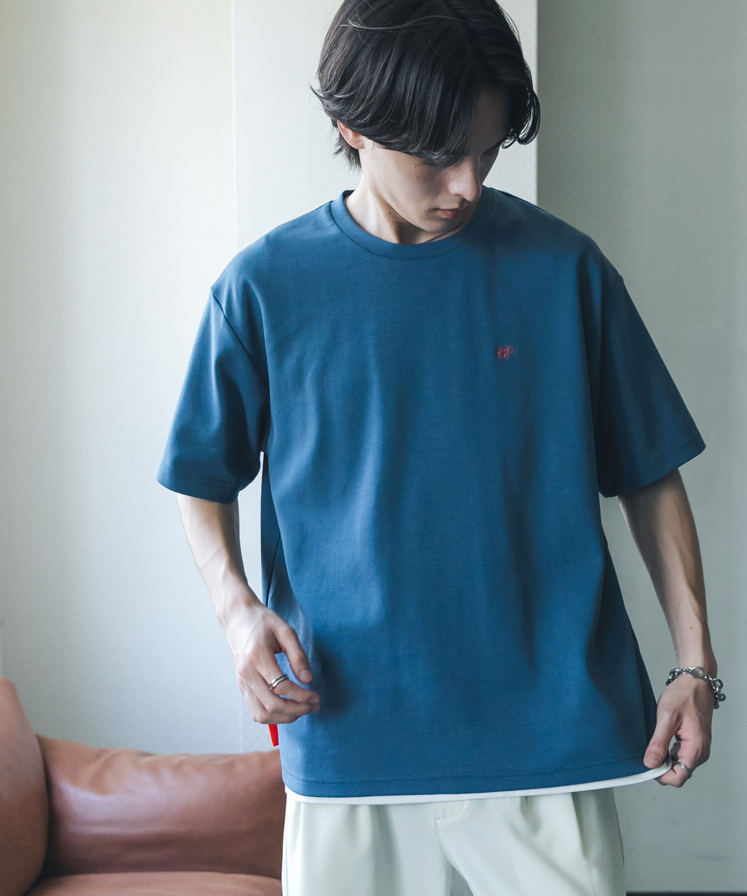 SENSE OF PLACE by URBAN RESEARCH「ワンポイントシシュウロゴTシャツ」|Tシャツ・カットソー|ブルー