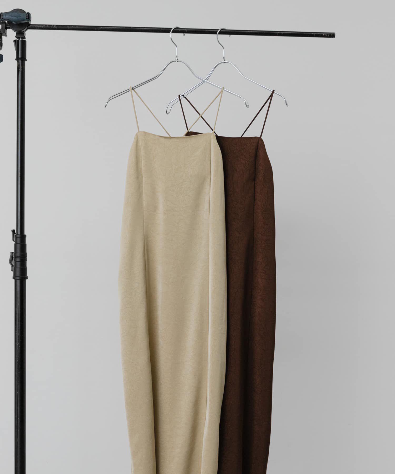 SENSE OF PLACE by URBAN RESEARCH「バックシャンサテンキャミワンピース」|ワンピース|ベージュ