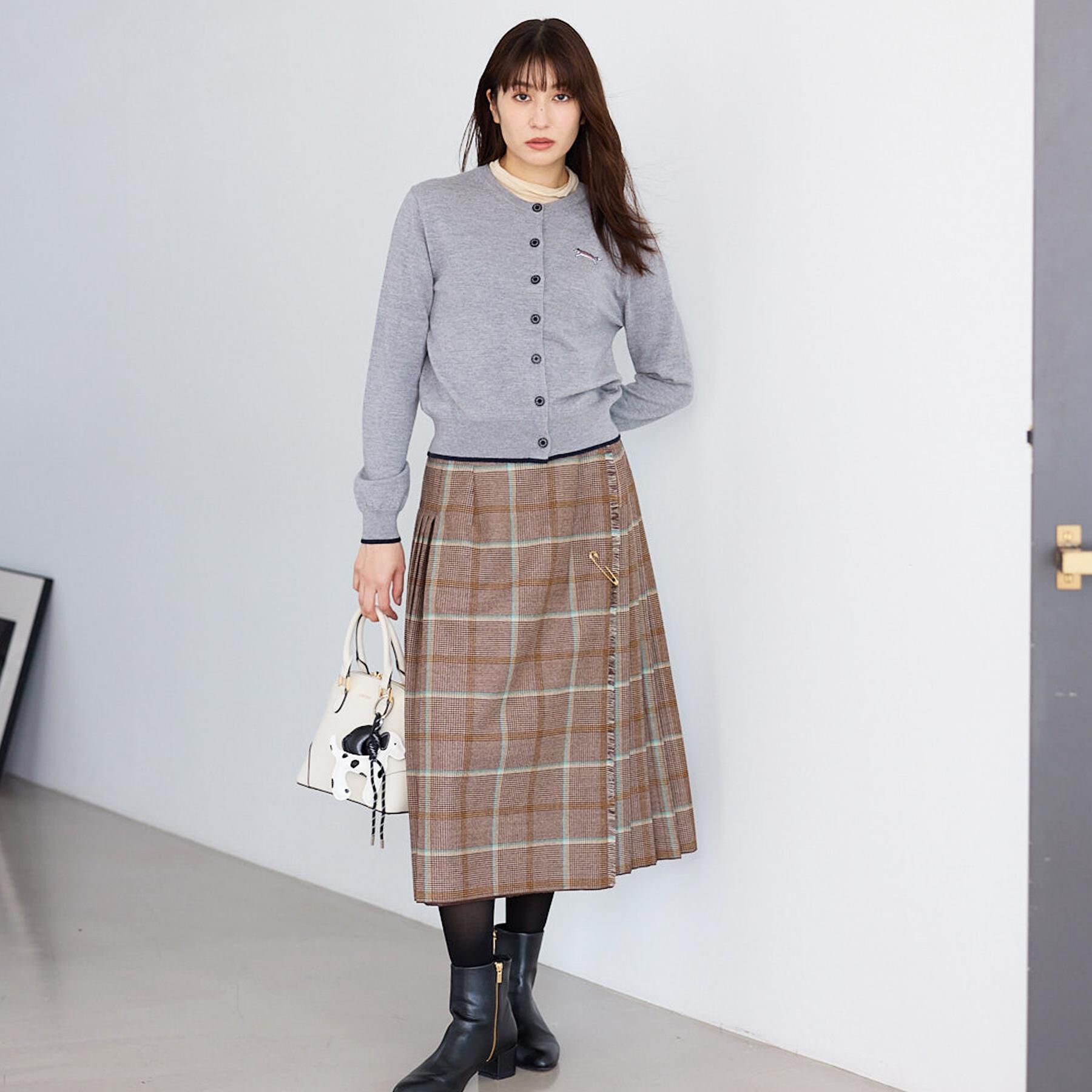 DRESSTERIOR「【STORY11月号掲載】ゼニアバルーファキャッシュウールクルーネックカーディガン」|カーディガン|