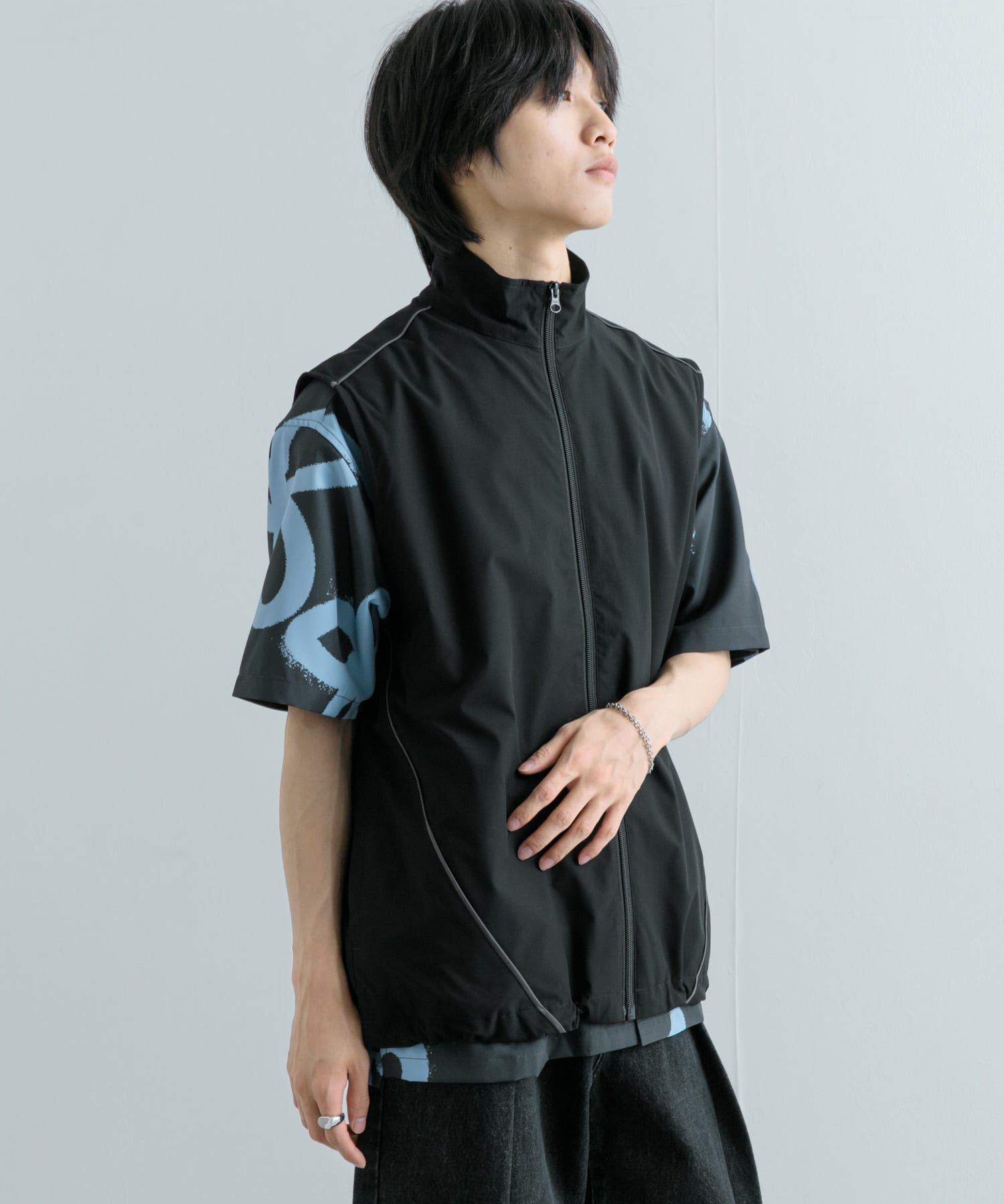 SENSE OF PLACE by URBAN RESEARCH「『セットアップ対応』 ブロックドトラックベスト」|ノーカラーコート|