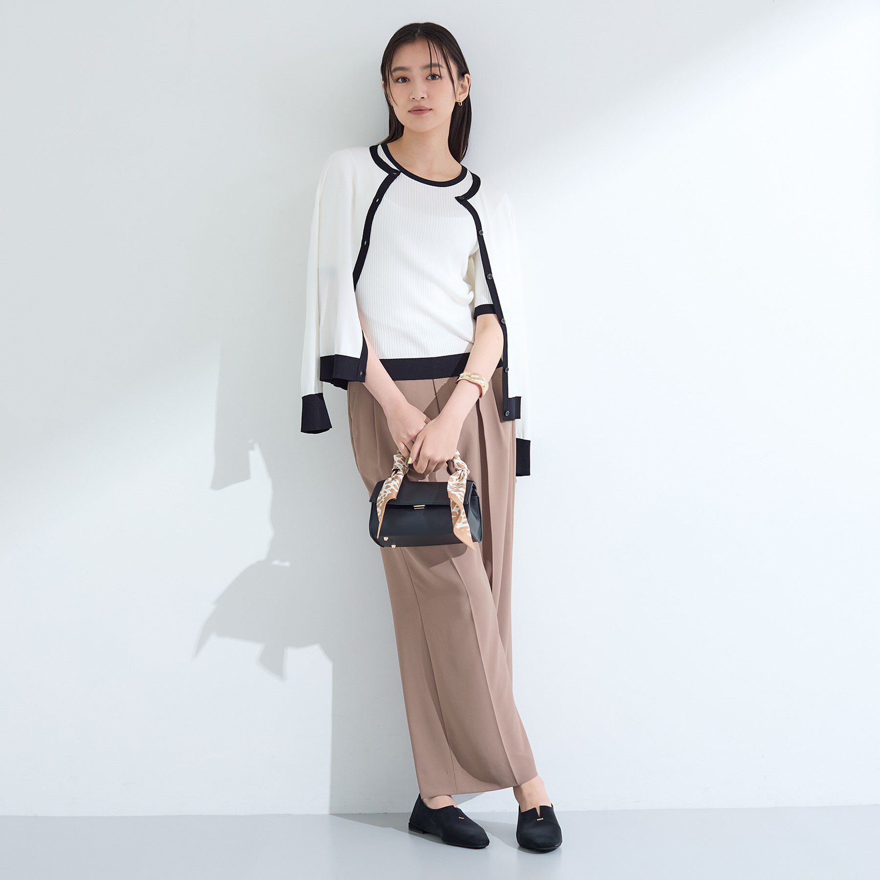 INDIVI「【通年活躍！／アンサンブル可能】クルーネックカーディガン」|カーディガン|