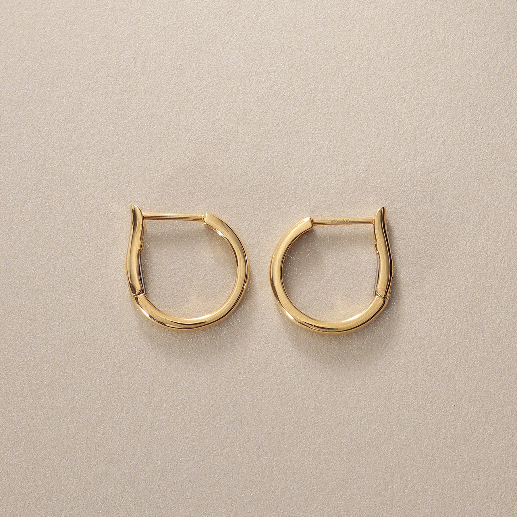 COCOSHNIK「K18甲丸 ワンタッチピアス」|ピアス|