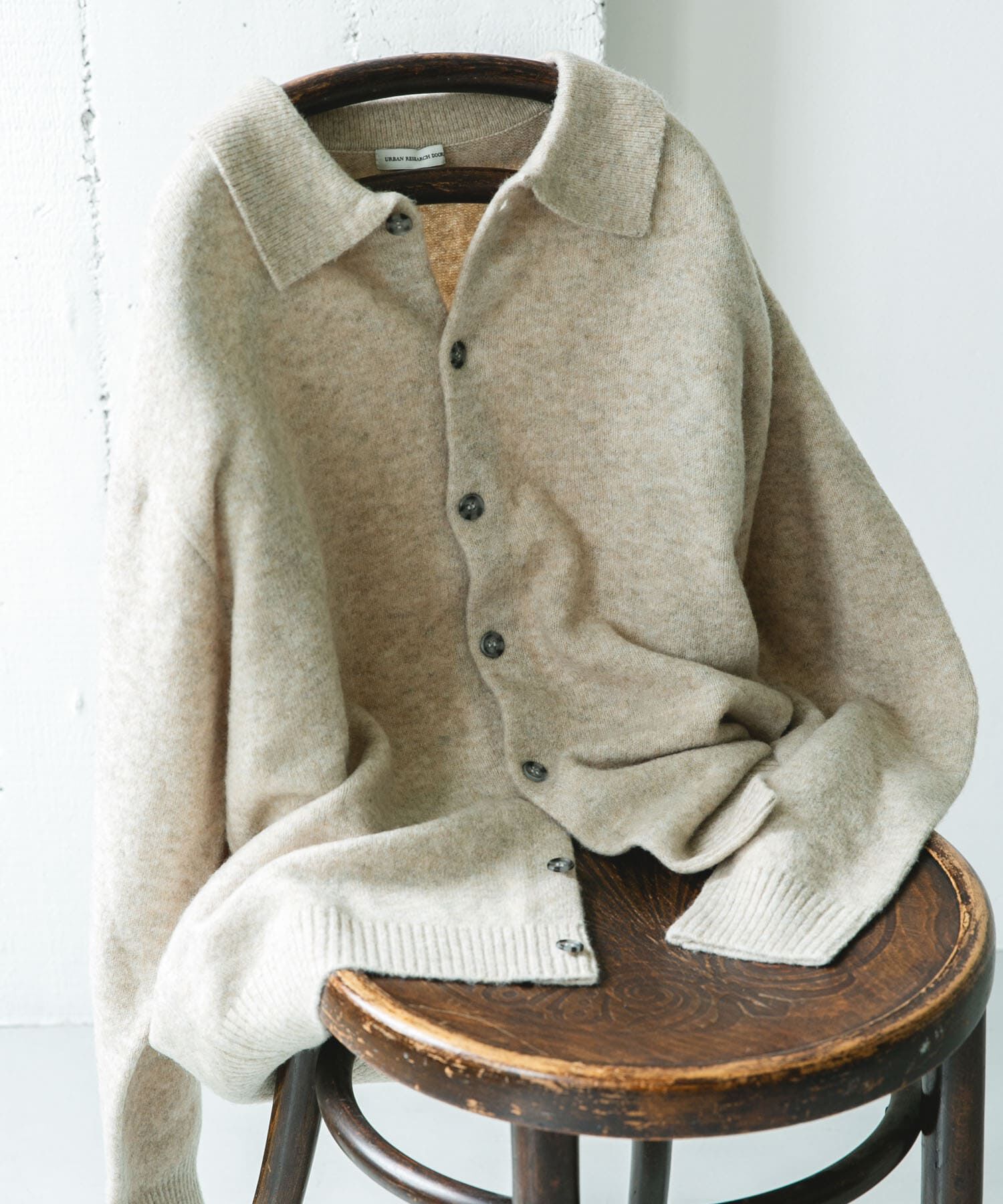 URBAN RESEARCH DOORS「『WEB限定』ウール混もちもちシャツカーディガン 26AW」|カーディガン|ライトベージュ
