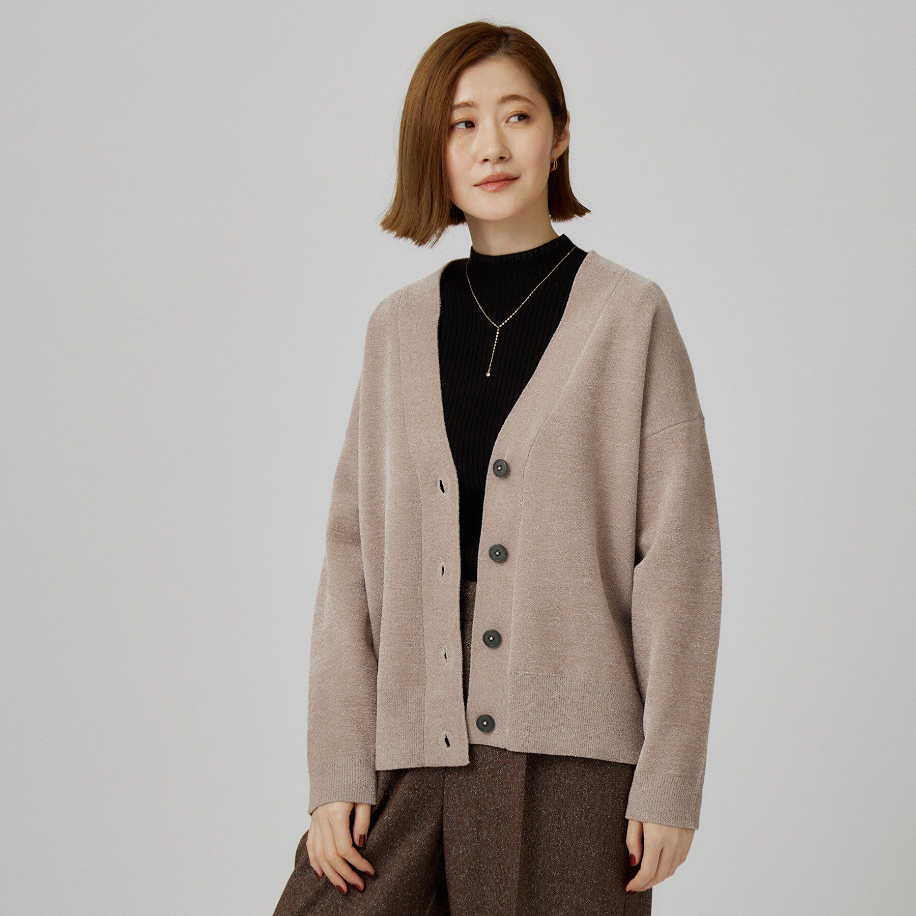 grove「【ベロアのような艶感を纏う】上品Vネックカーディガン」|カーディガン|