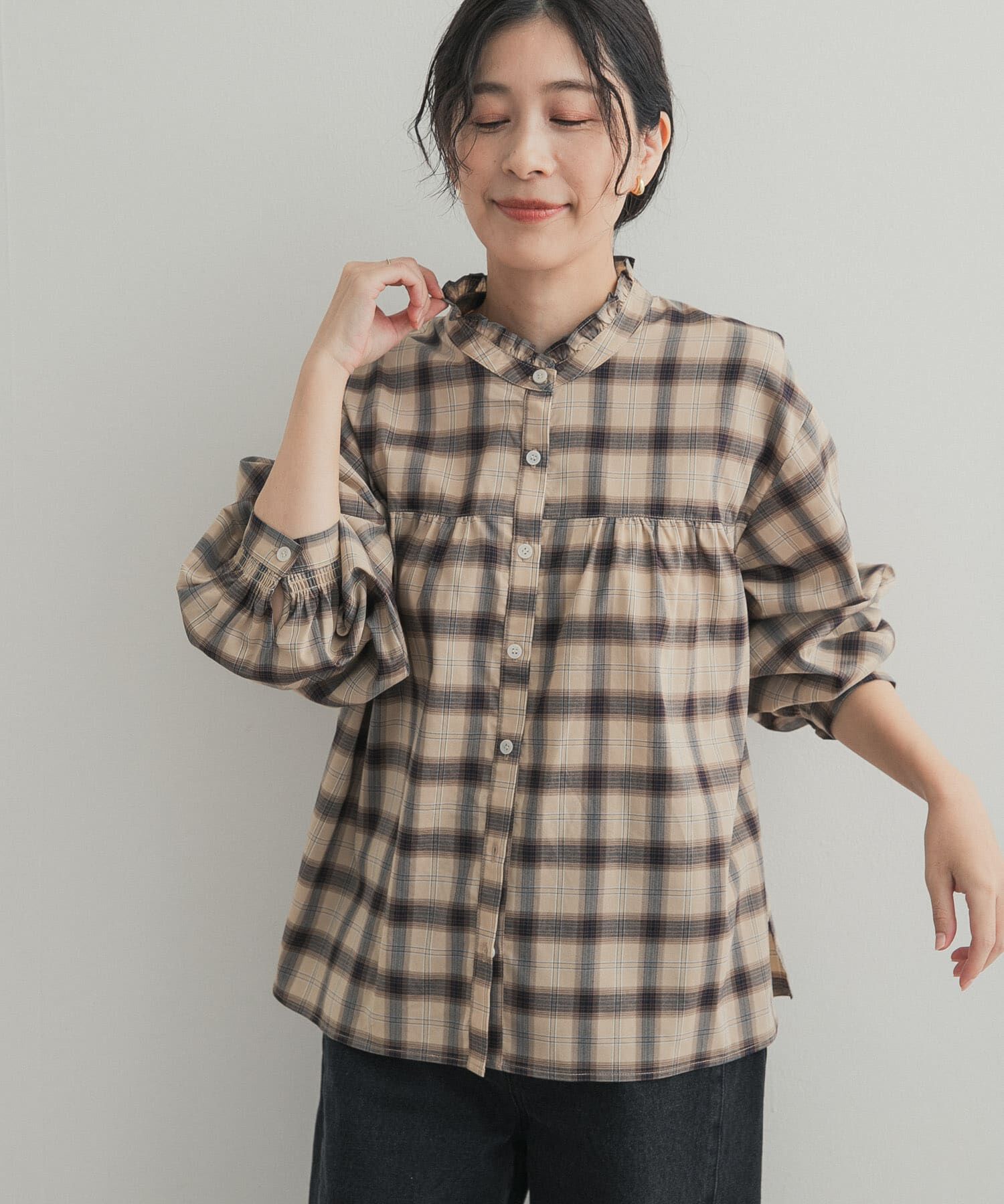 URBAN RESEARCH DOORS「フリルネックチェックブラウス 26AW」|シャツ・ブラウス|
