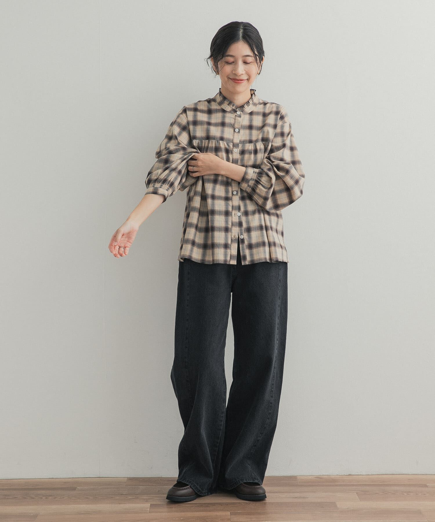 URBAN RESEARCH DOORS「フリルネックチェックブラウス 26AW」|シャツ・ブラウス|