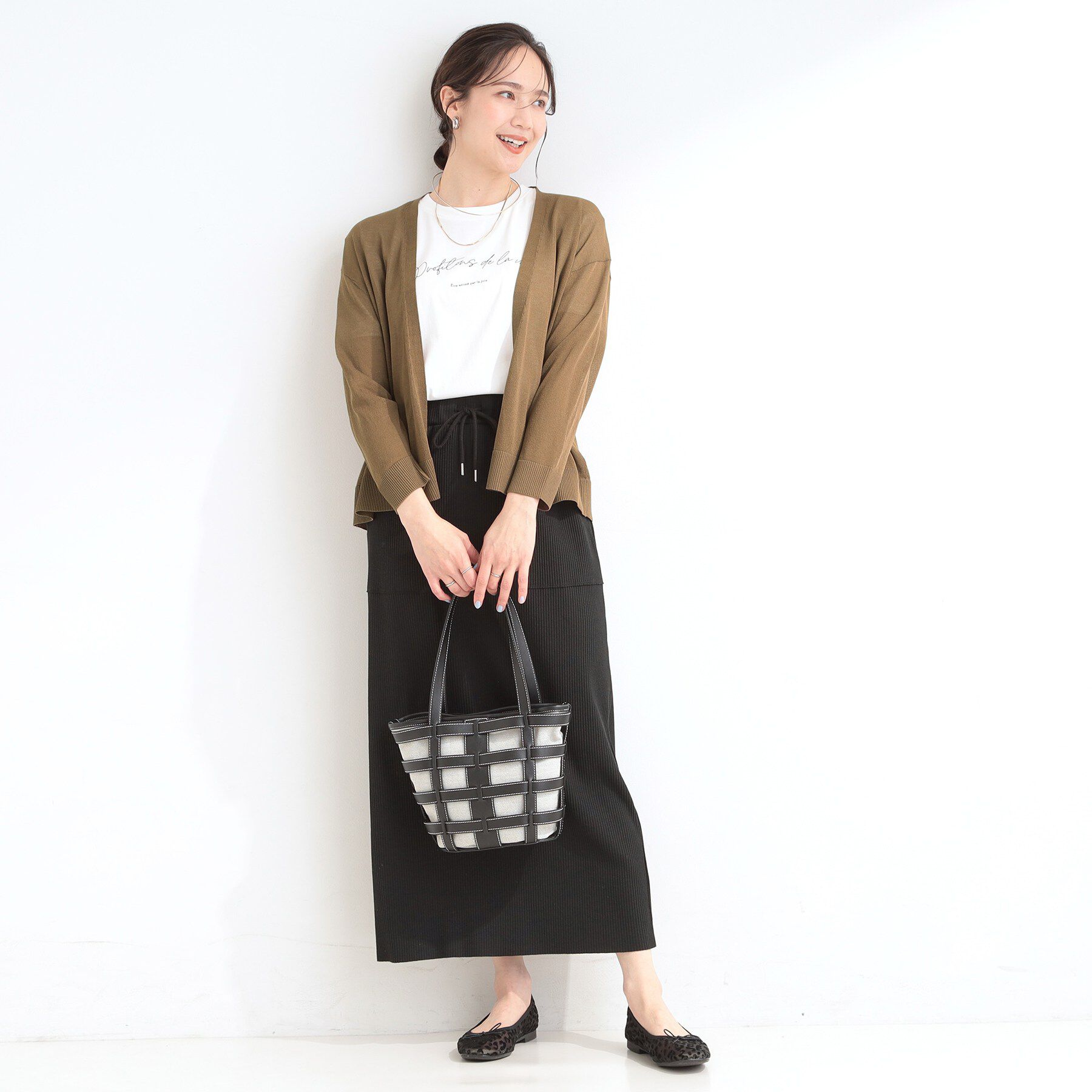 SHOO･LA･RUE「【洗濯機可/S-LL】オンにもオフにも マルチに使えるボタンレスカーディガン」|カーディガン|