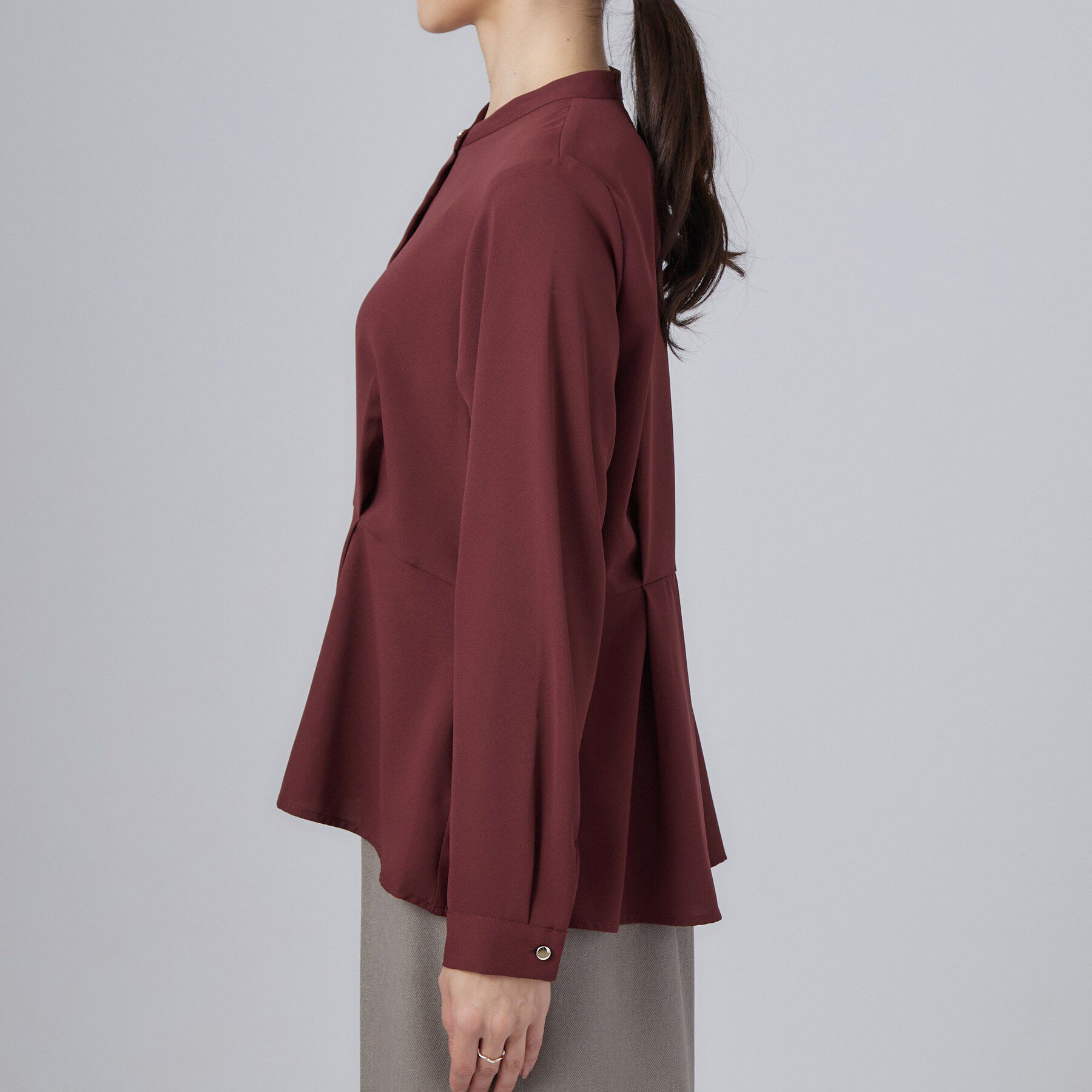 SHOO･LA･RUE「【S-LL/洗濯機可/通勤】インせず着られる ウエストタックペプラムブラウス」|シャツ・ブラウス|