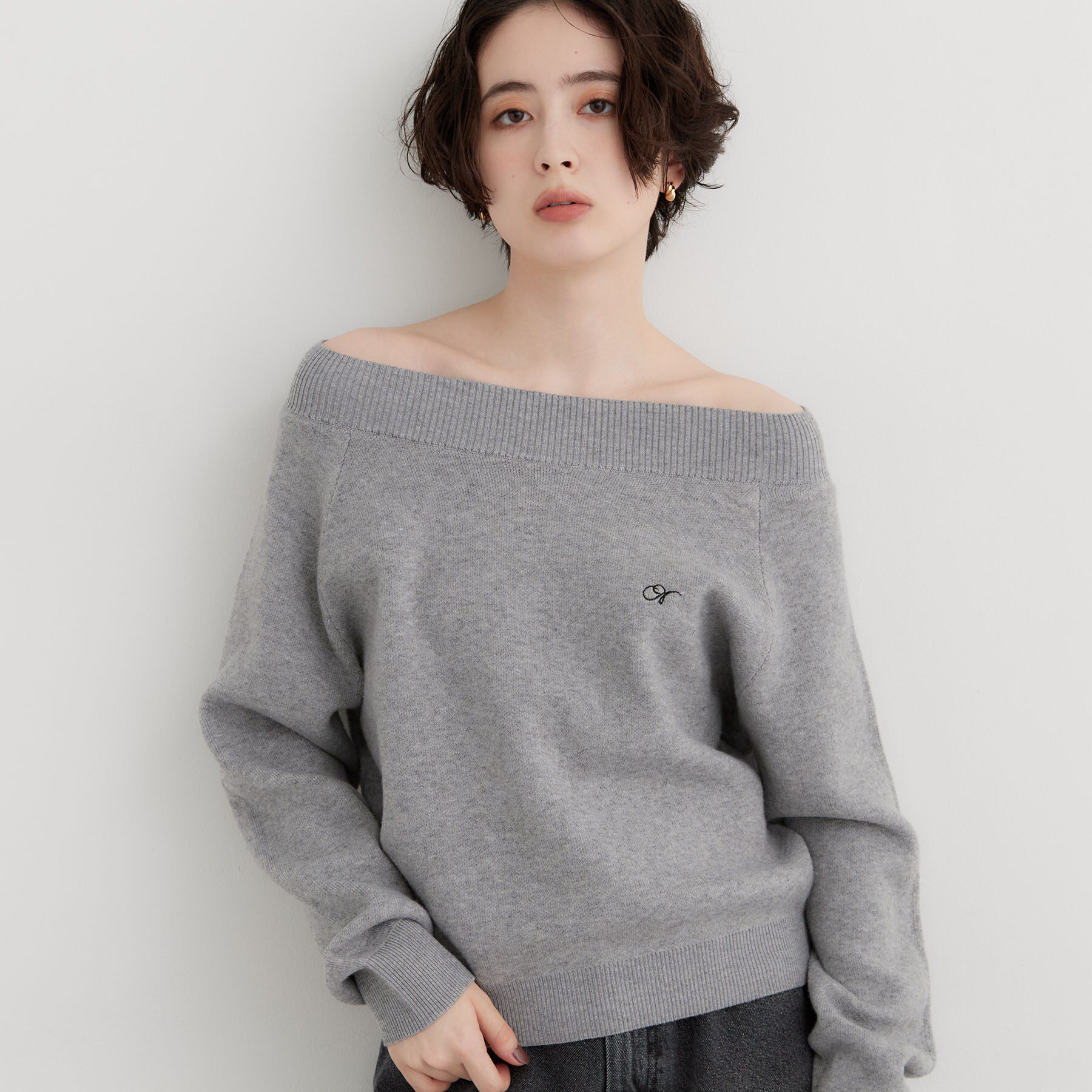 THE SHOP TK「オフショルワンポイント刺繍ニット」|ニット・セーター|