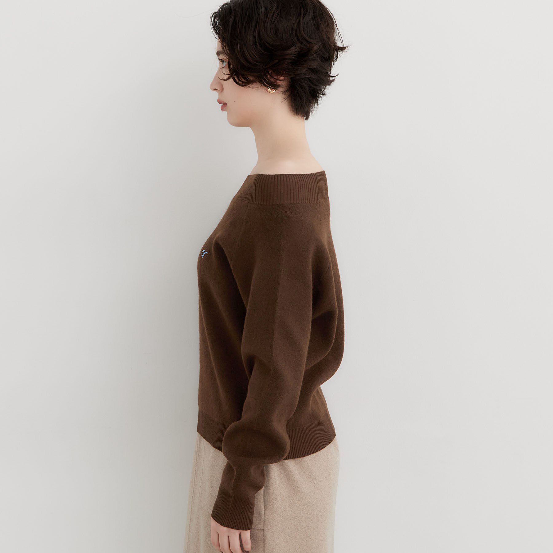 THE SHOP TK「オフショルワンポイント刺繍ニット」|ニット・セーター|