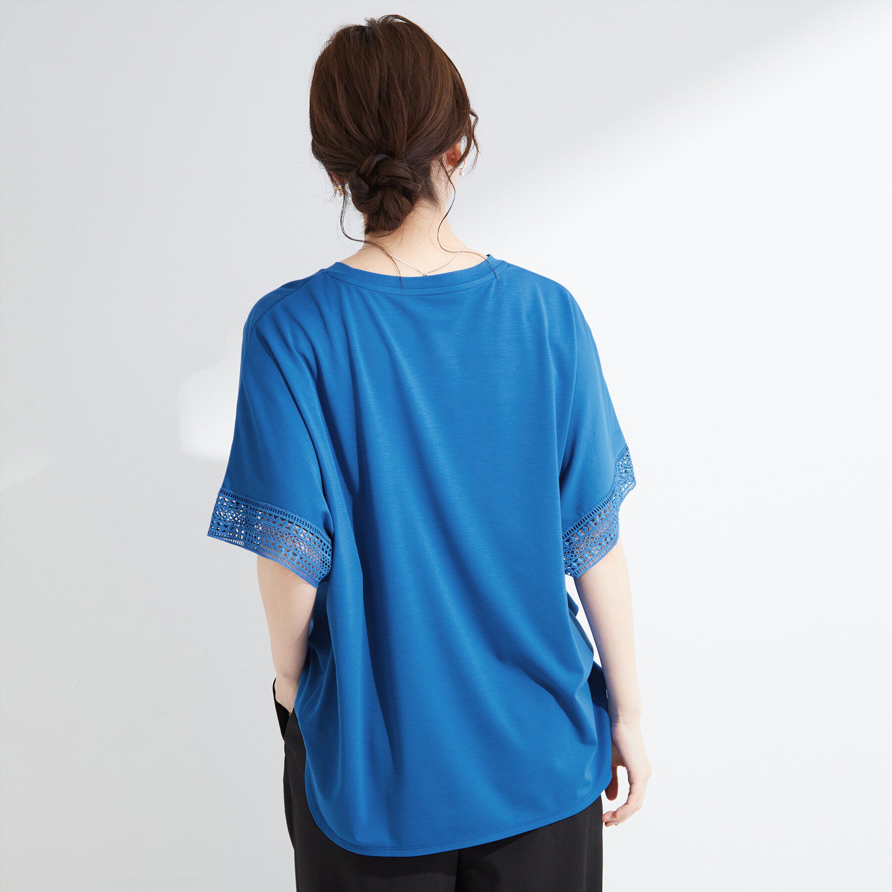 SHOO･LA･RUE「【UV/洗濯機可/体型カバー】ヒップ周りが隠せる お袖レースTシャツ」|Tシャツ・カットソー|