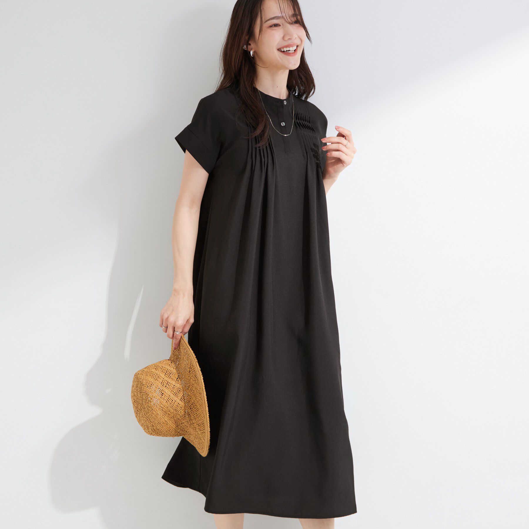 SHOO･LA･RUE「【S-LL/洗濯機可】ピンタックデザインがサマ見え Aラインワンピース」|ワンピース|ブラック(019)