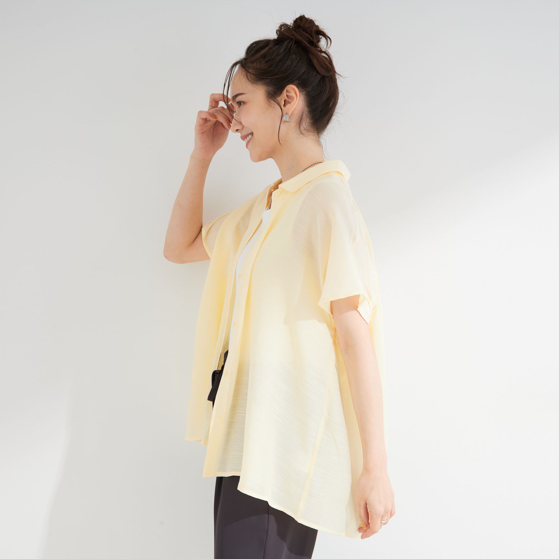SHOO･LA･RUE「【UV/洗濯機可】ほんのりシアーで上品な バックギャザーブラウス」|シャツ・ブラウス|