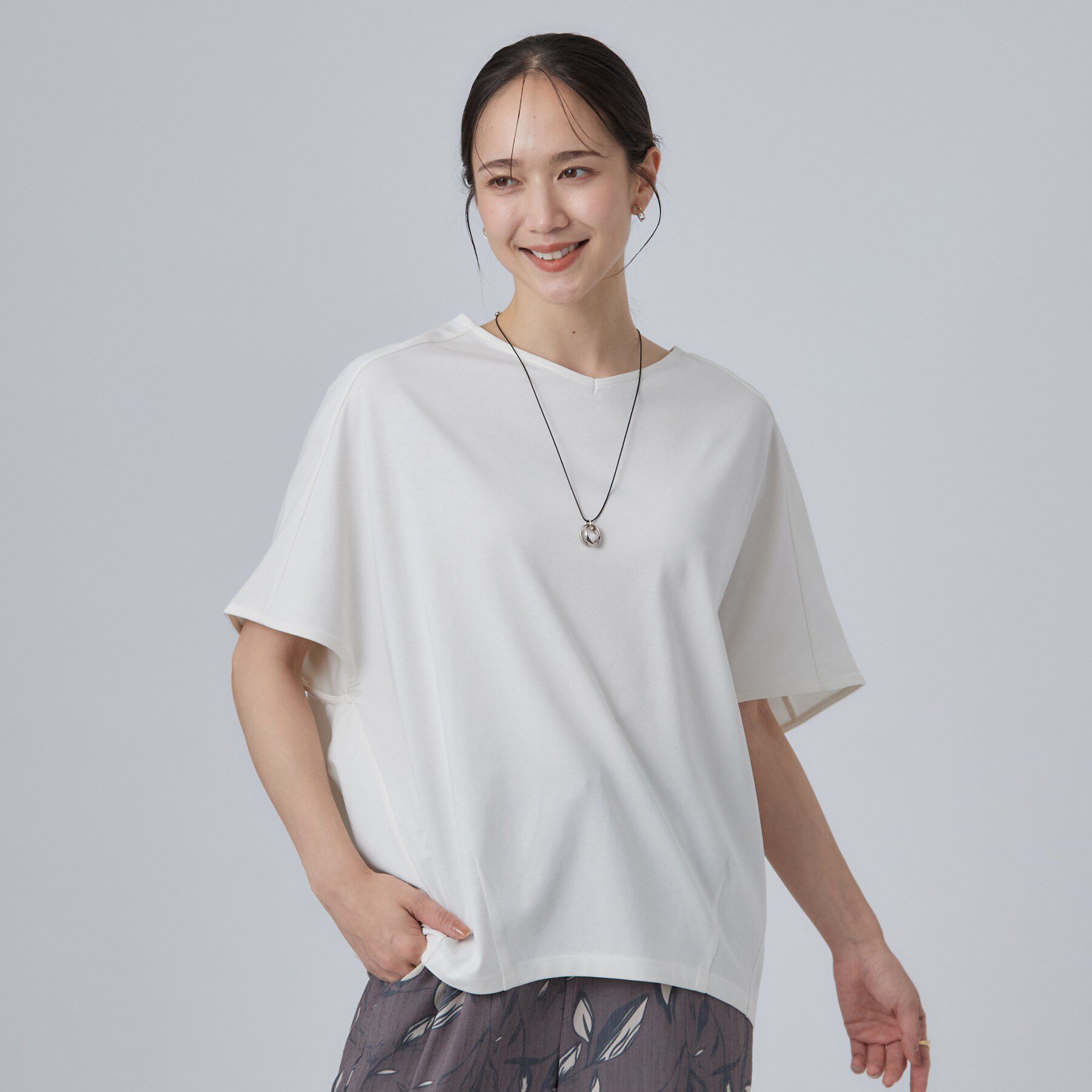 SHOO･LA･RUE「【洗濯機可/体型カバー】インせず着られる 上品見えのドルマントップス」|Tシャツ・カットソー|
