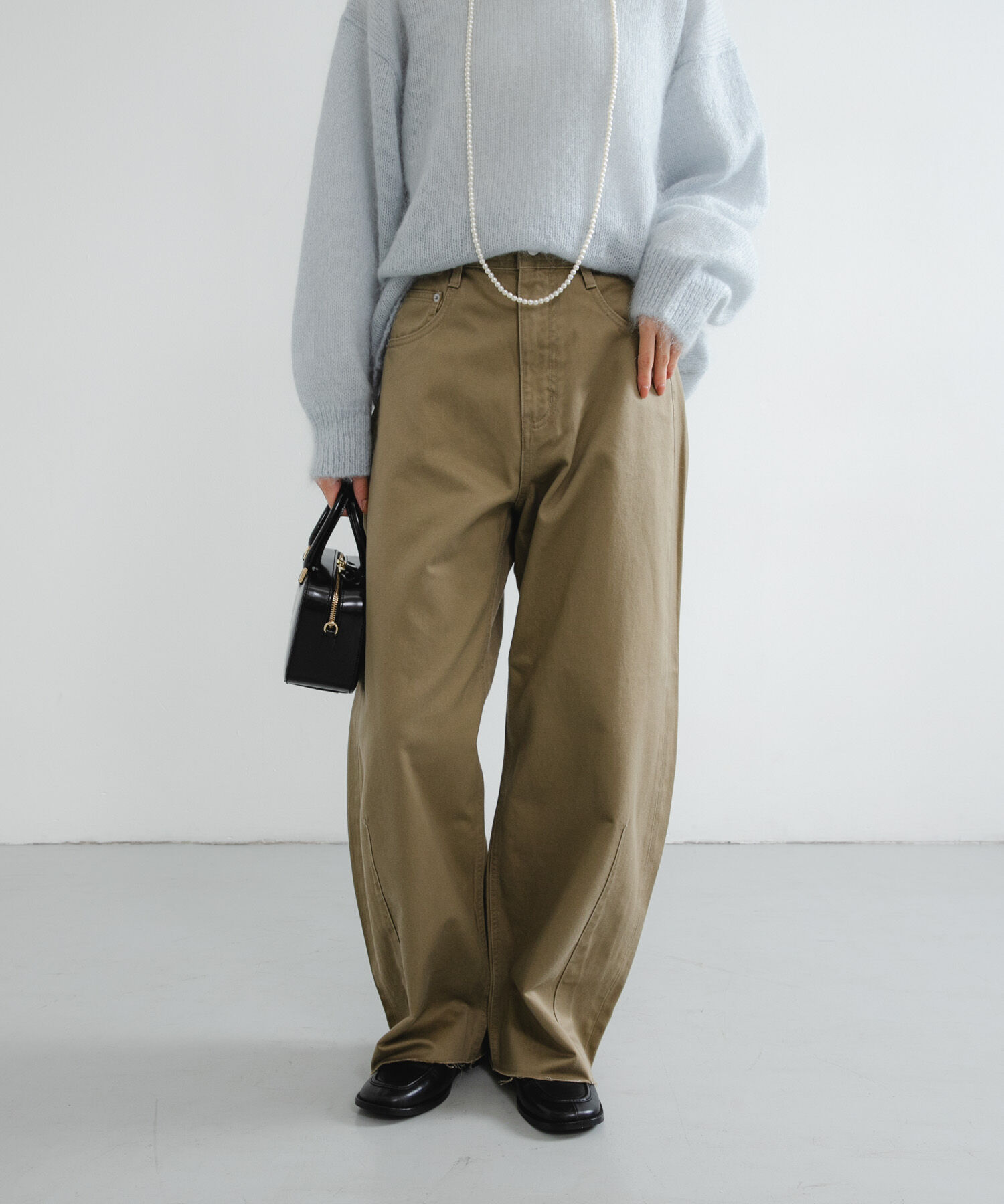 URBAN RESEARCH「コットンサテンカットオフカーブパンツ」|その他|ベージュ